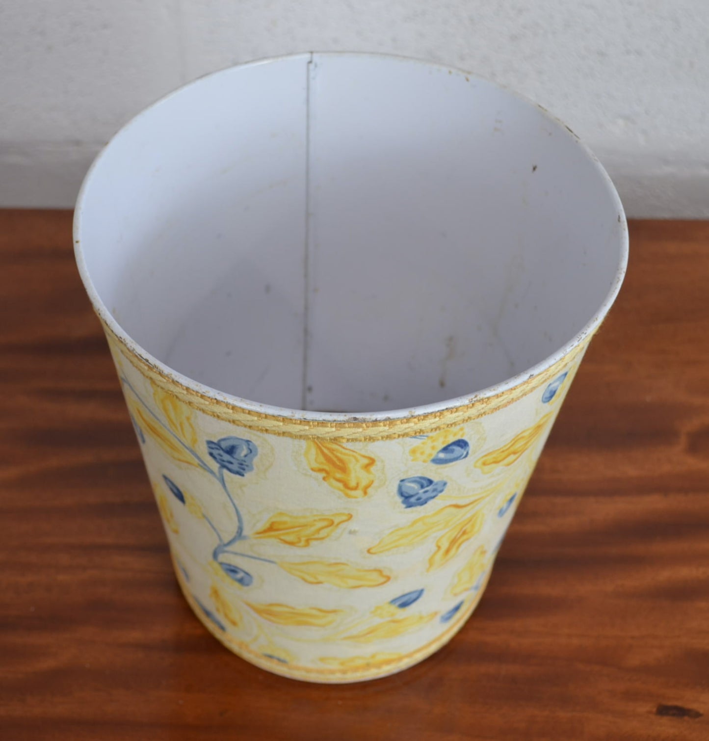 Retro Metal Waste Paper Bin