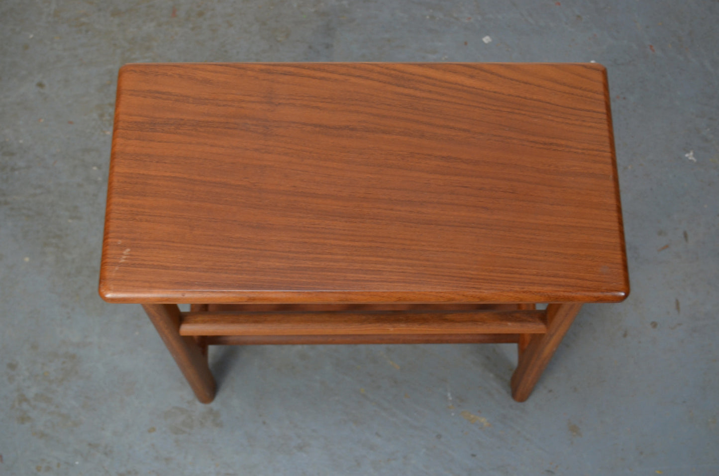 Vintage/Retro Magazine Rack