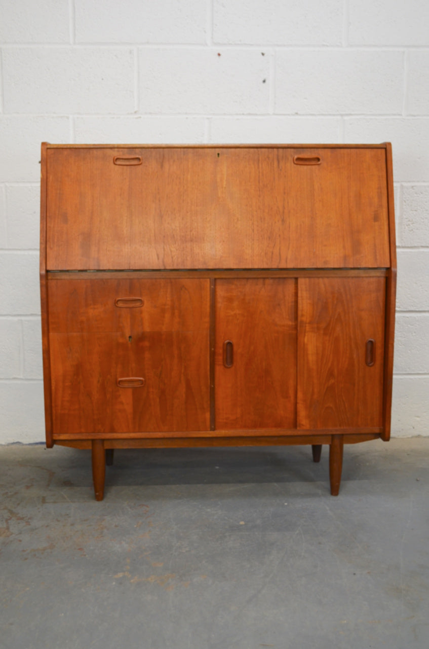 Vintage Mid Century Bureau – Alt Interiors
