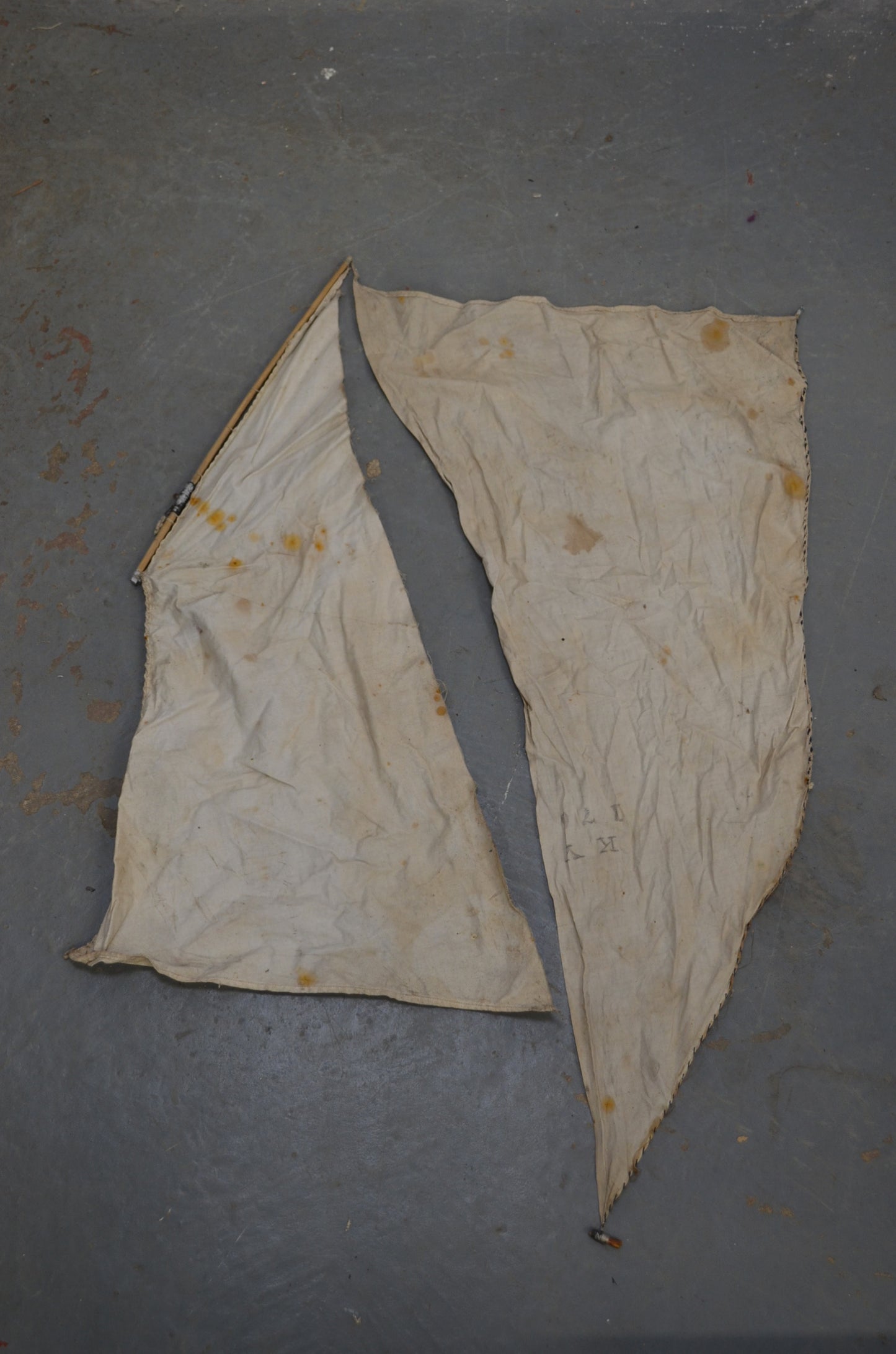 Antique Pond Yacht (for restoration)