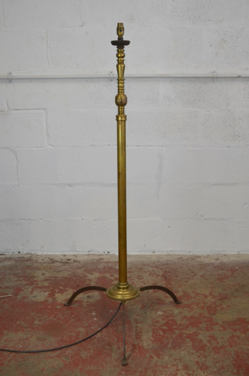 An Edwardian Brass & Iron Telescopic Standard Lamp