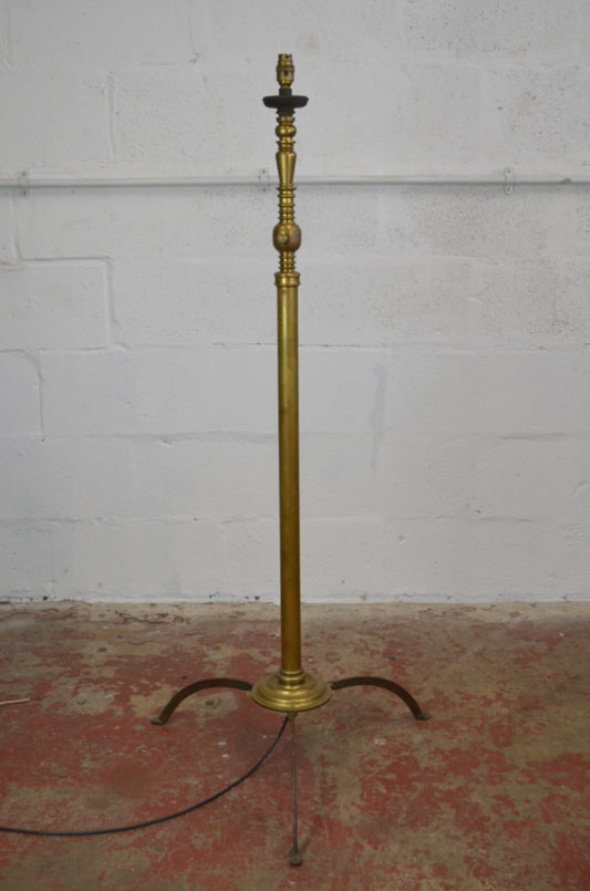 An Edwardian Brass & Iron Telescopic Standard Lamp