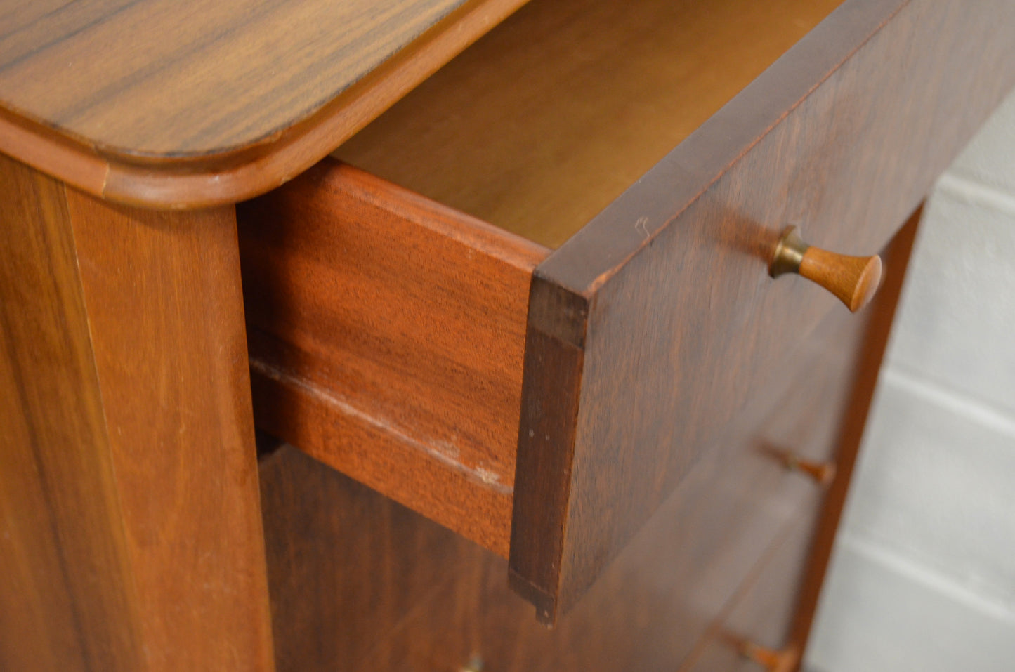 A Vintage Vanson Chest Of Drawers