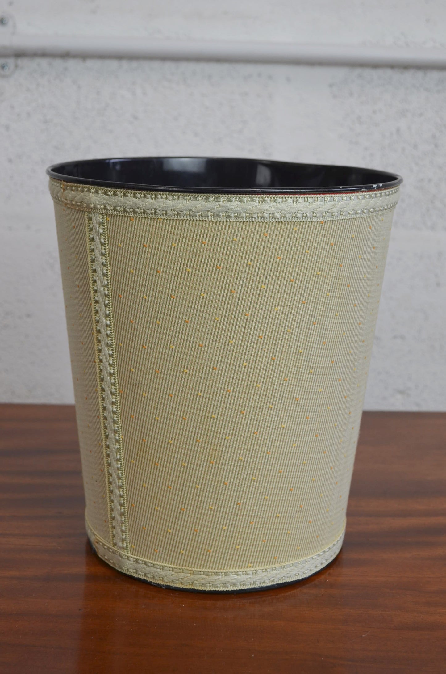 Retro Metal Waste Paper Bin