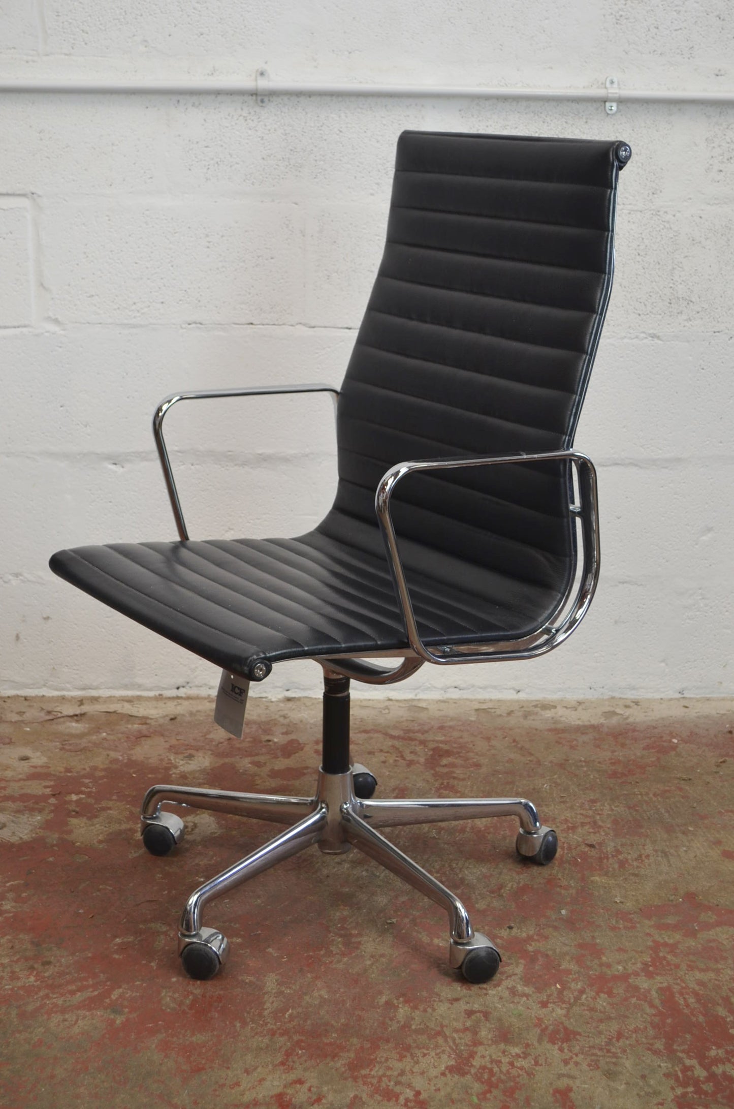 Vintage/Retro Charles & Ray Eames - Model EA 119