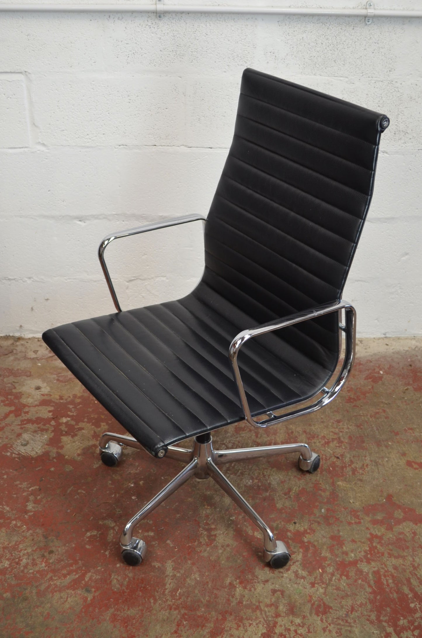 Vintage/Retro Charles & Ray Eames - Model EA 119