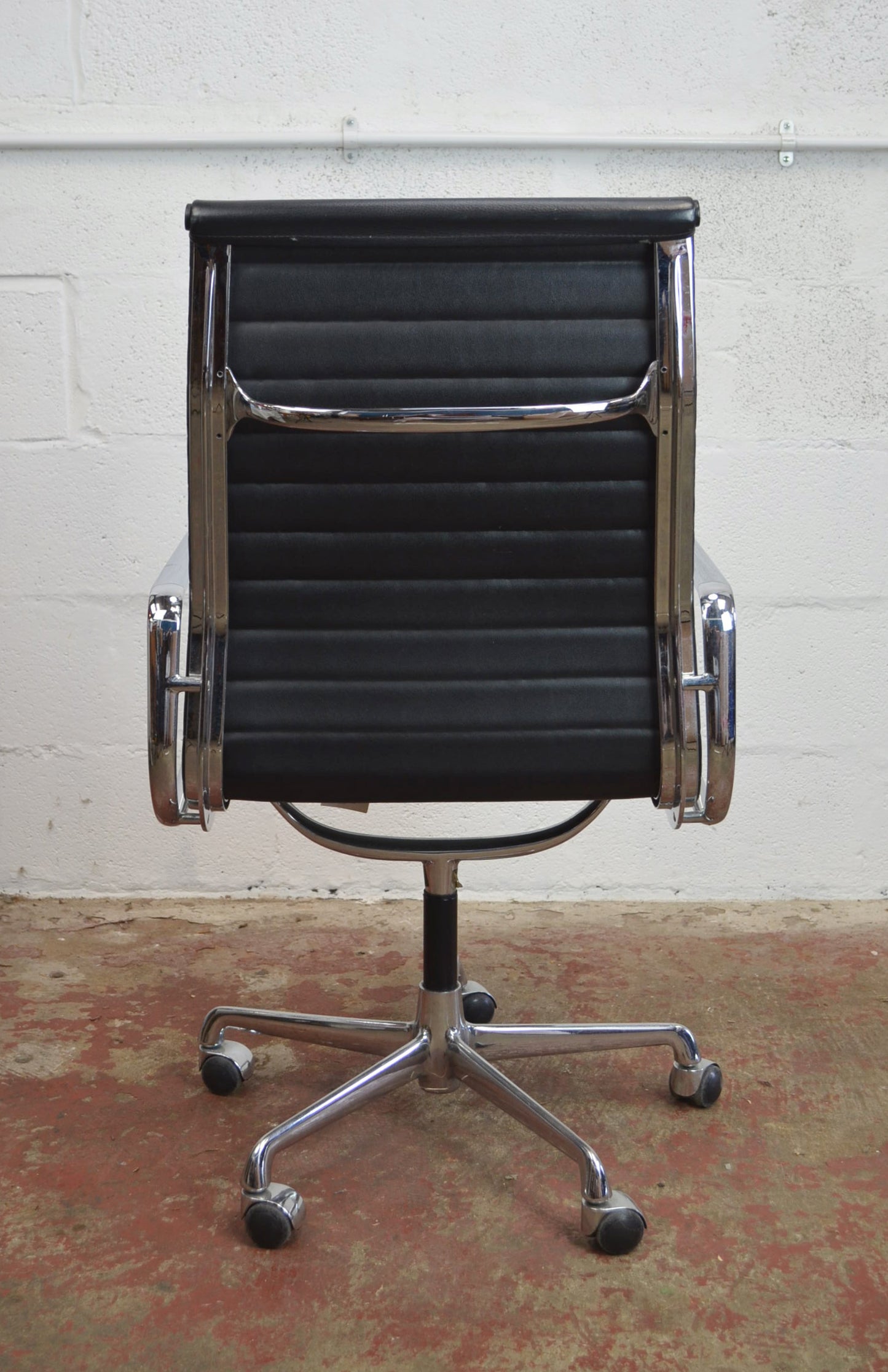Vintage/Retro Charles & Ray Eames - Model EA 119