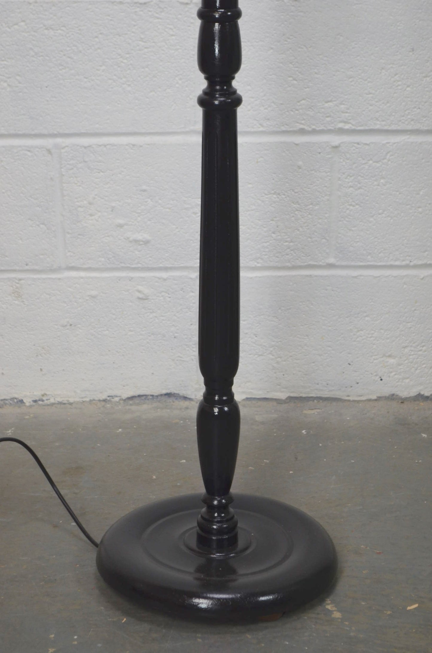 Vintage Ebonised Floor Lamp (J1)