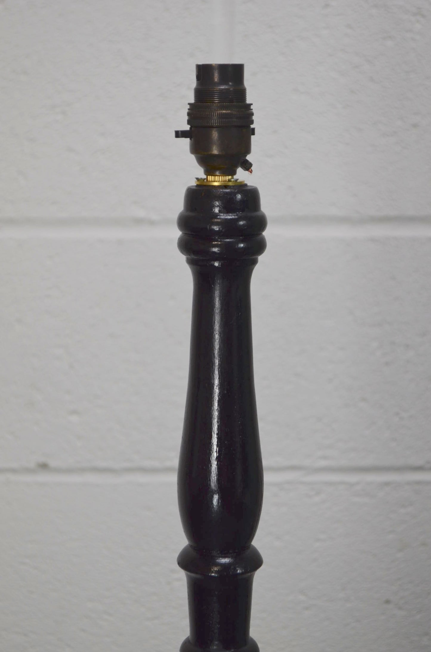Vintage Ebonised Floor Lamp (J1)