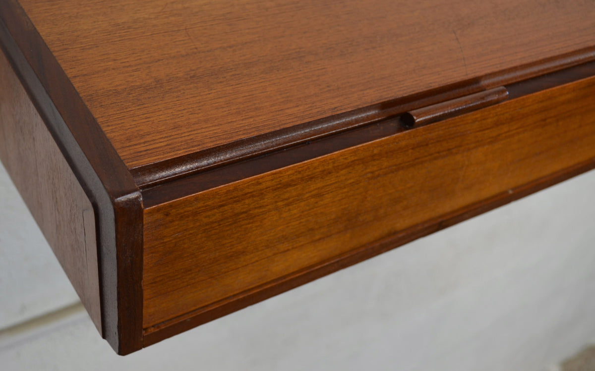 A Vintage Beaver & Tapley Floating Drawer/Desk