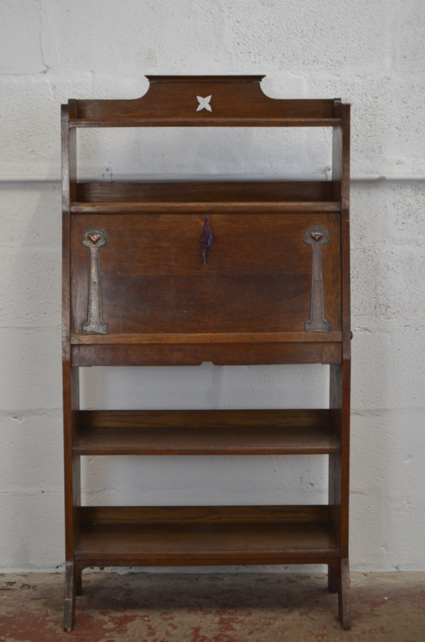 Arts & Crafts 20th Century Oak Bureau