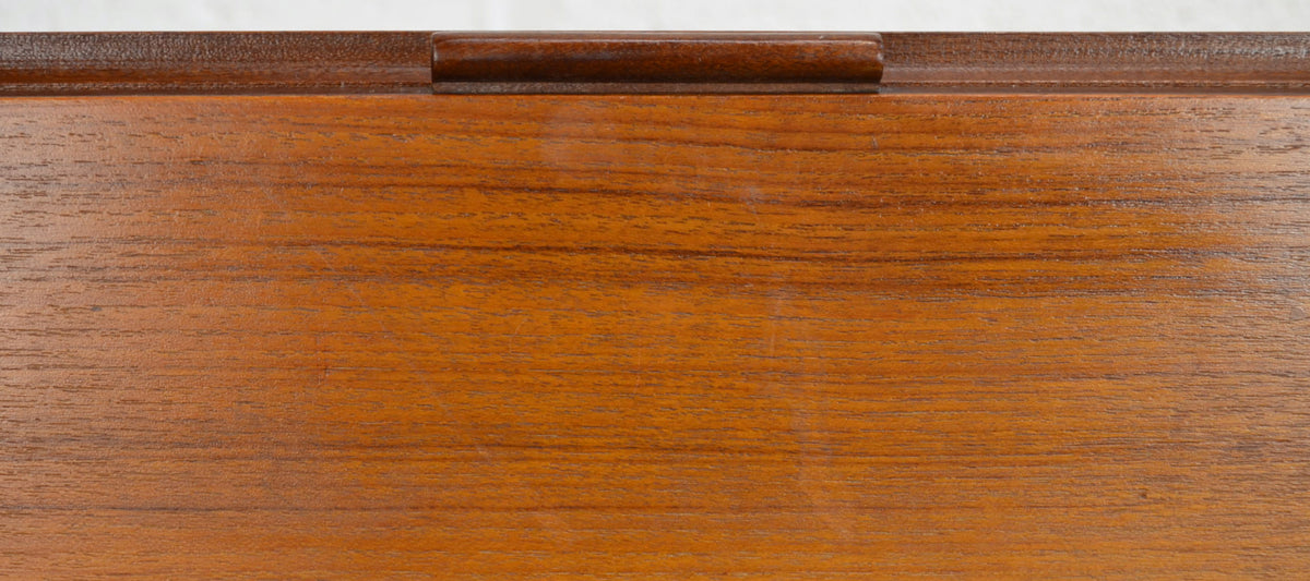 A Vintage Beaver & Tapley Floating Drawer/Desk