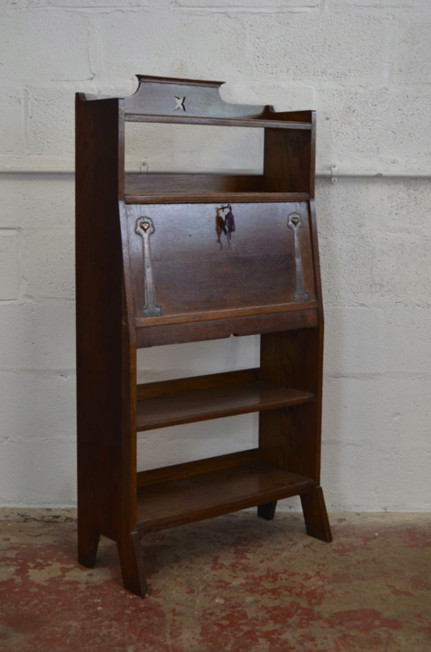 Arts & Crafts 20th Century Oak Bureau