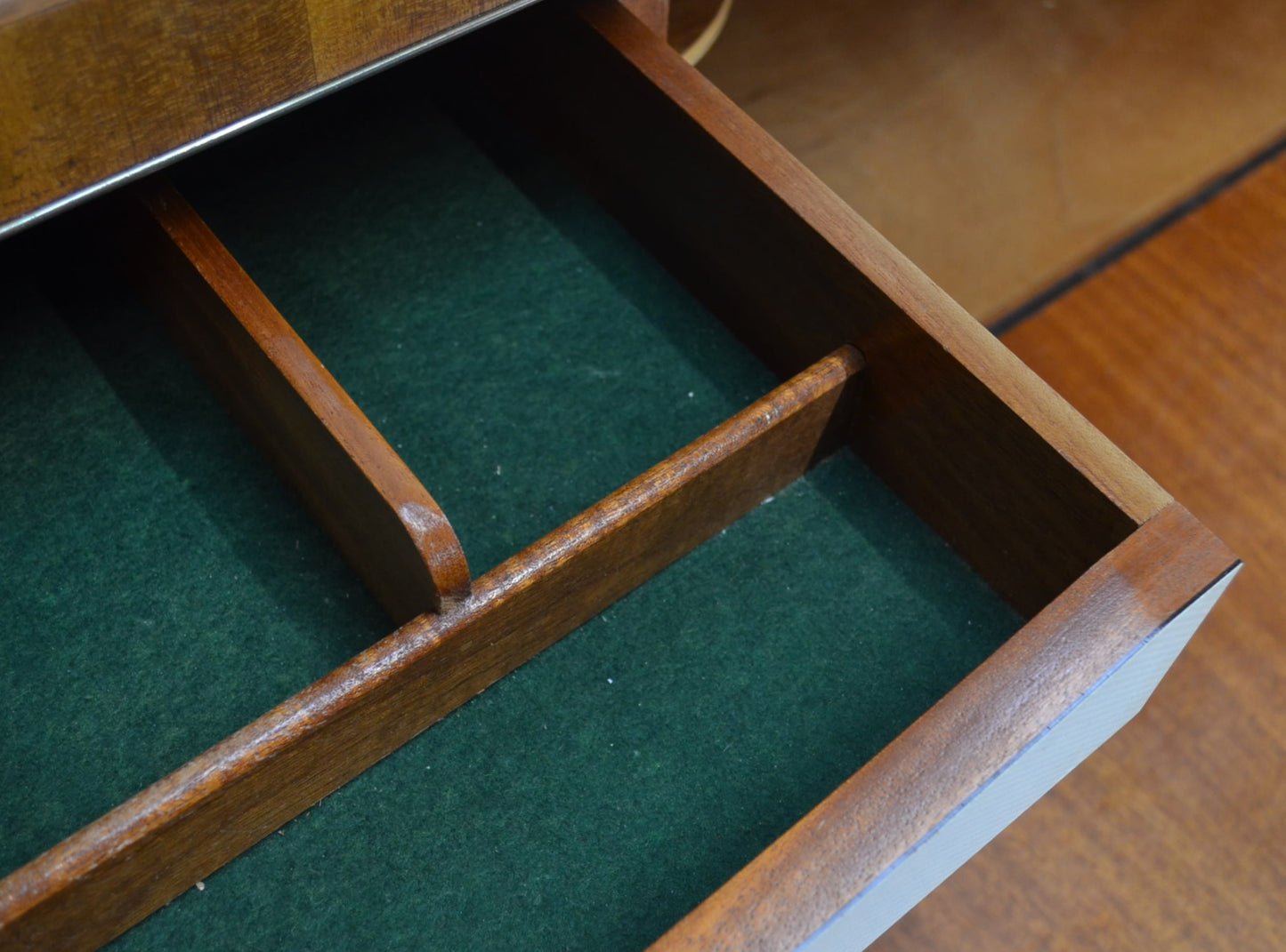 Greaves & Thomas Furniture - Mid Century Writing Desk / Drinks Cocktail Bar (Set Of Sex Education)