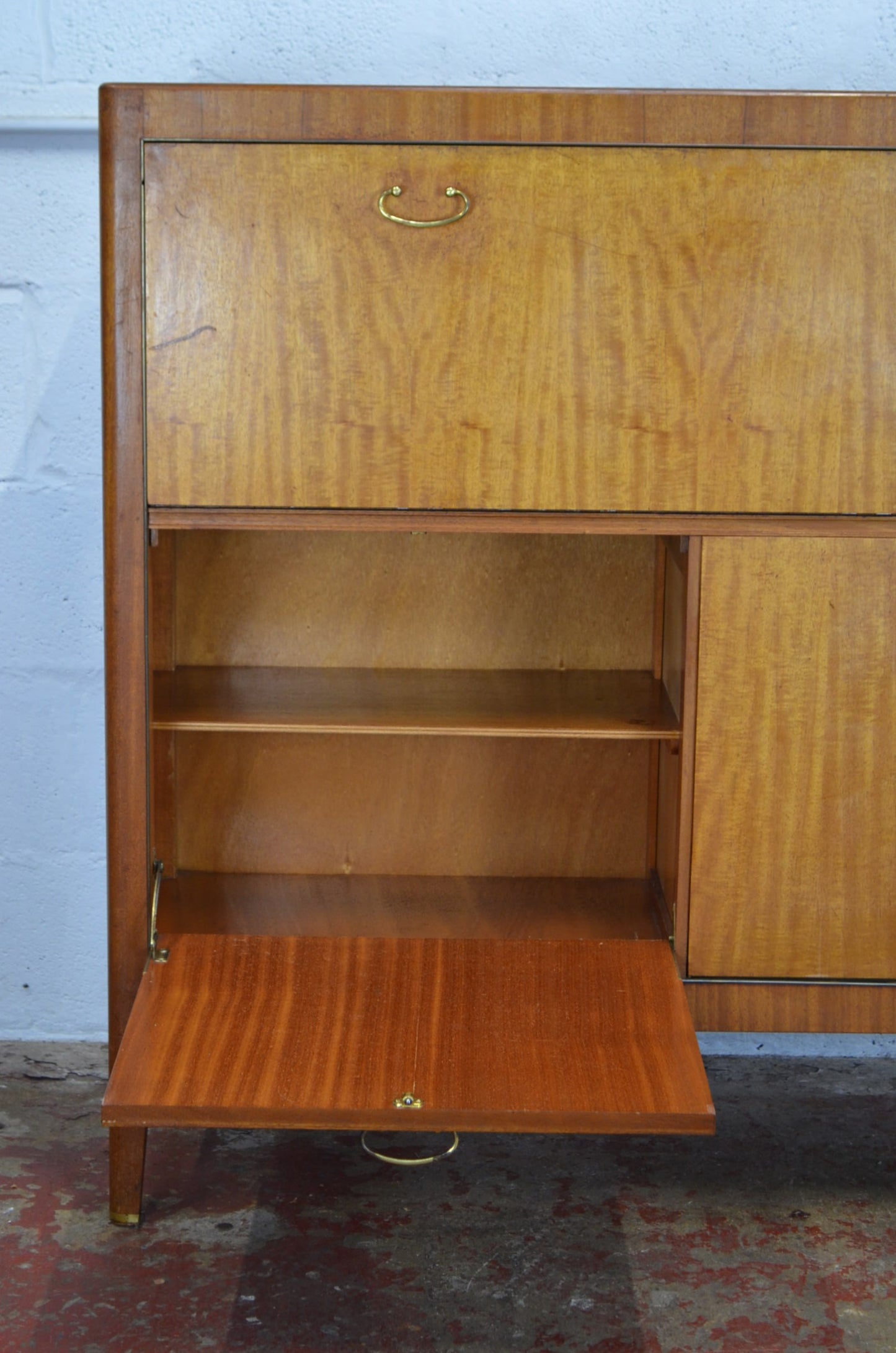 Greaves & Thomas Furniture - Mid Century Writing Desk / Drinks Cocktail Bar (Set Of Sex Education)