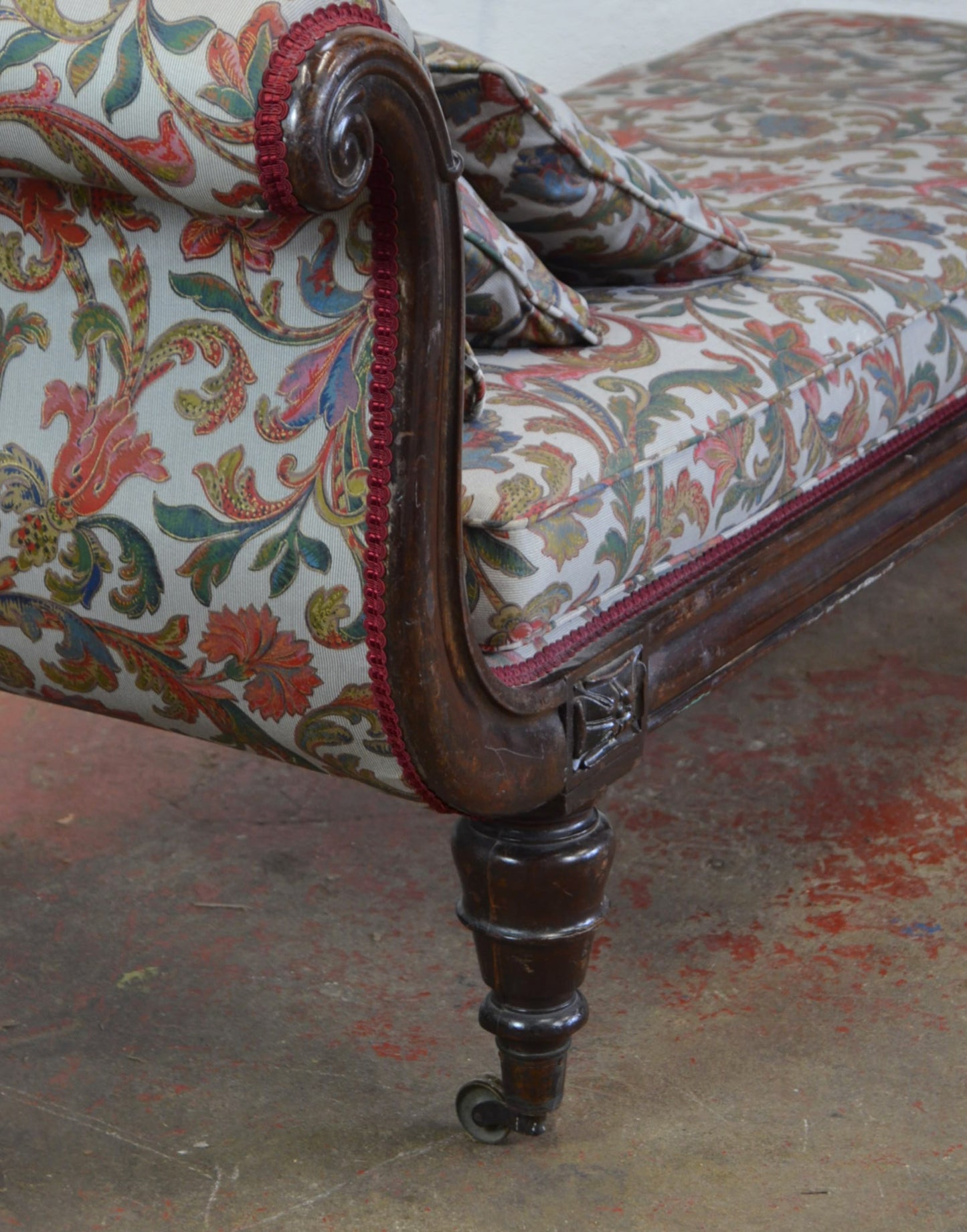 A Victorian Mahogany Chaise Longue