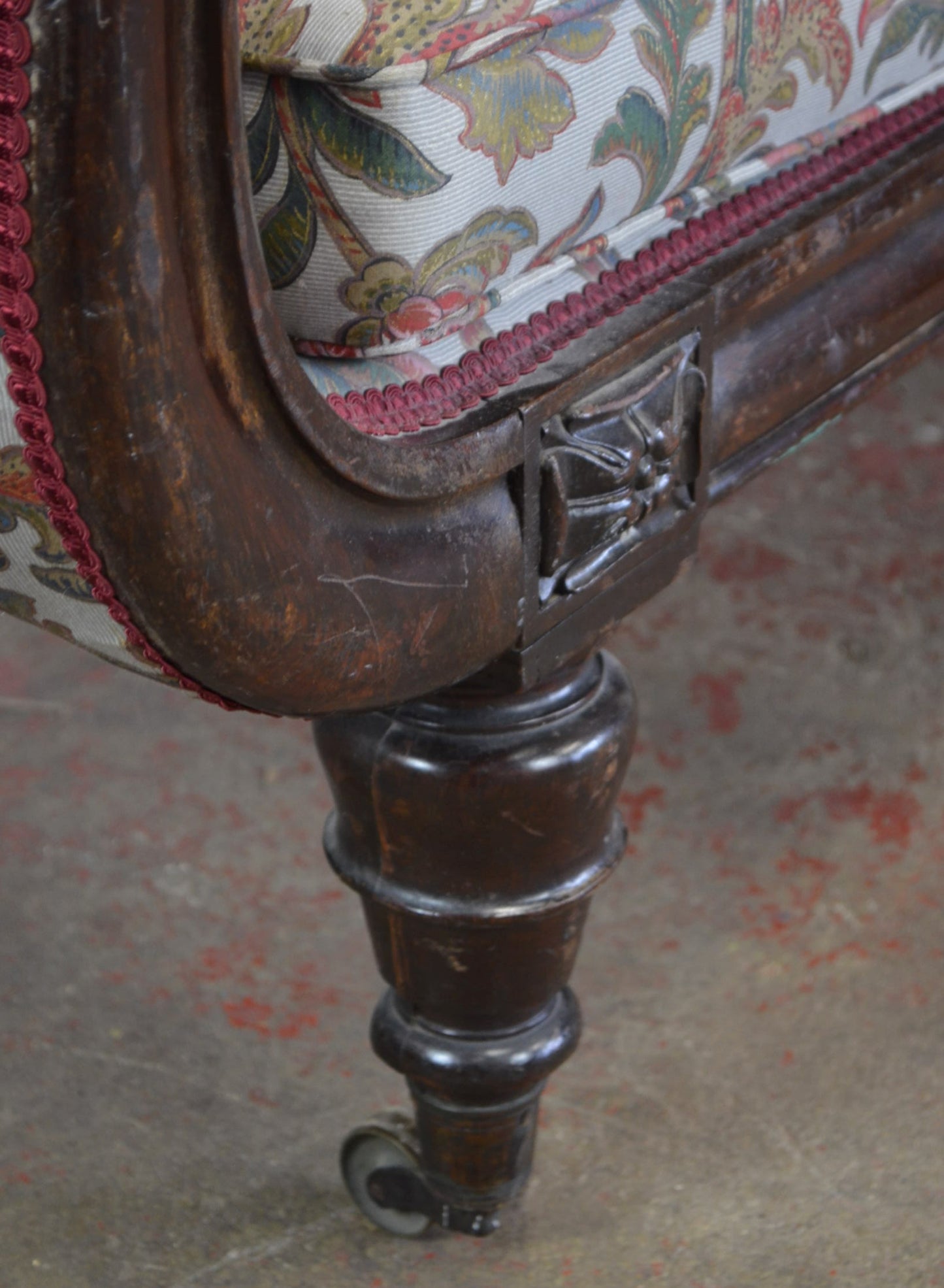 A Victorian Mahogany Chaise Longue