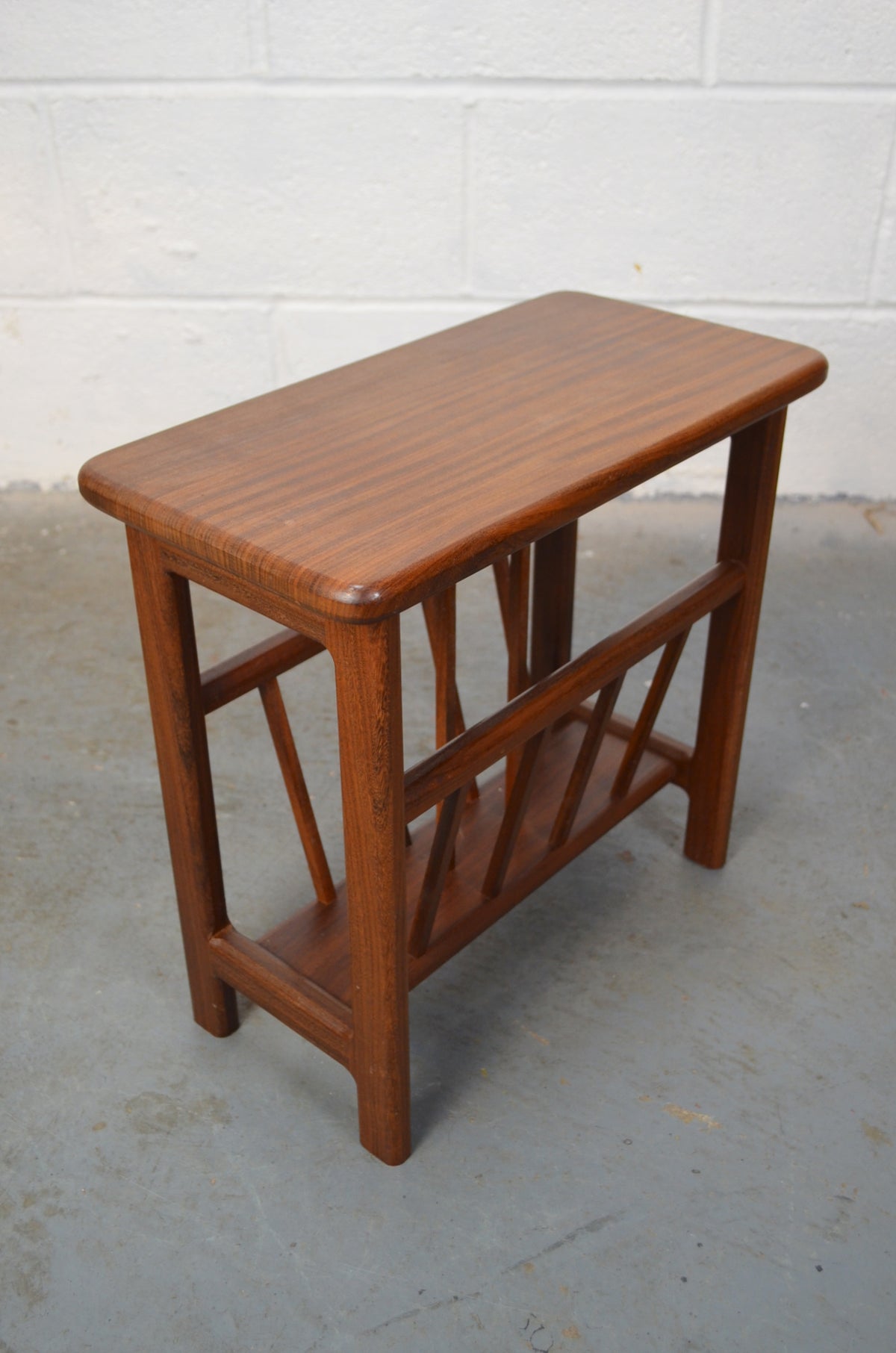 Retro Magazine Rack Vintage/Retro Magazine Rack – Alt Interiors