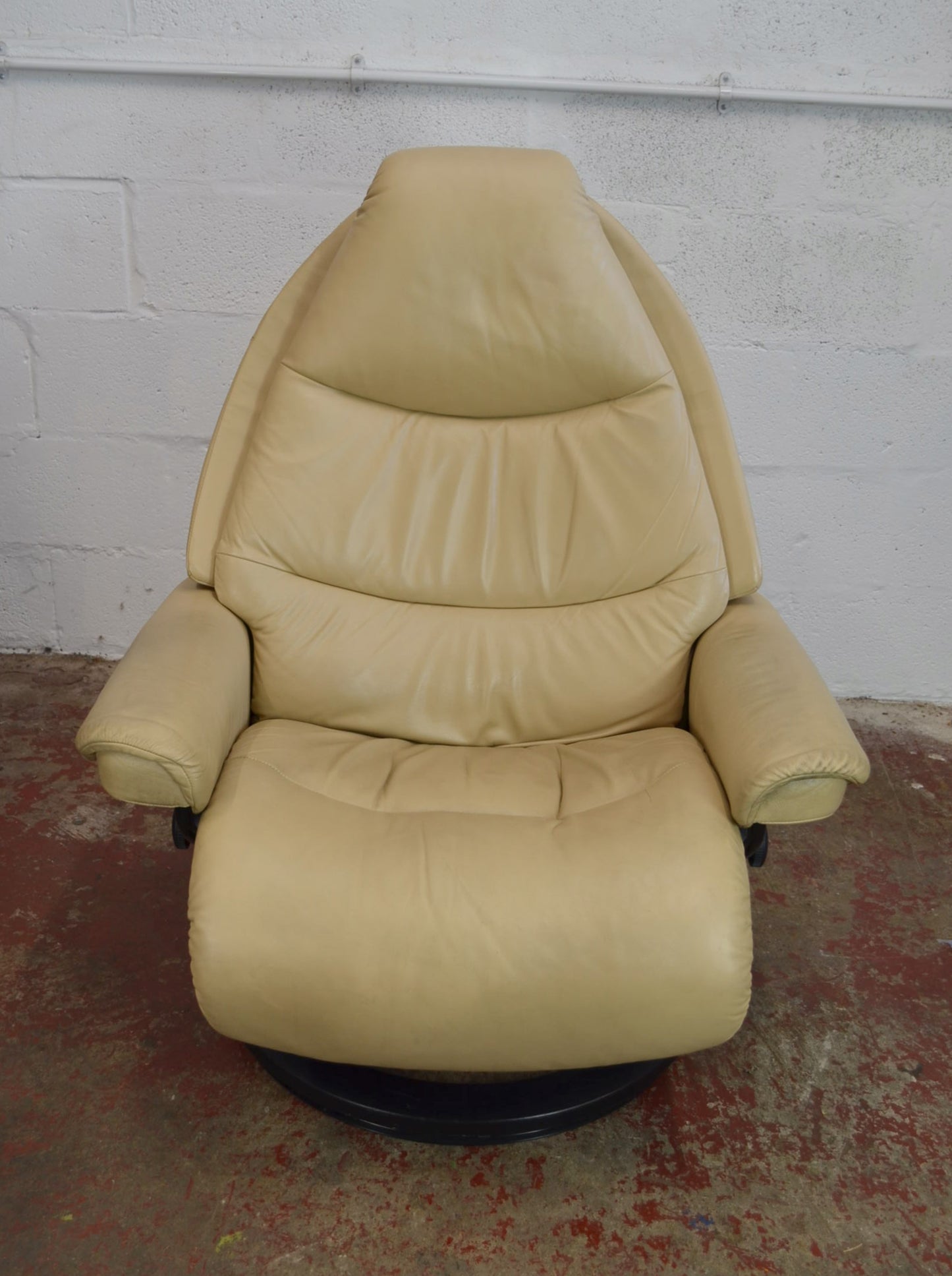 An Ekornes Stressless Voyager Lounge Chair With Footstool