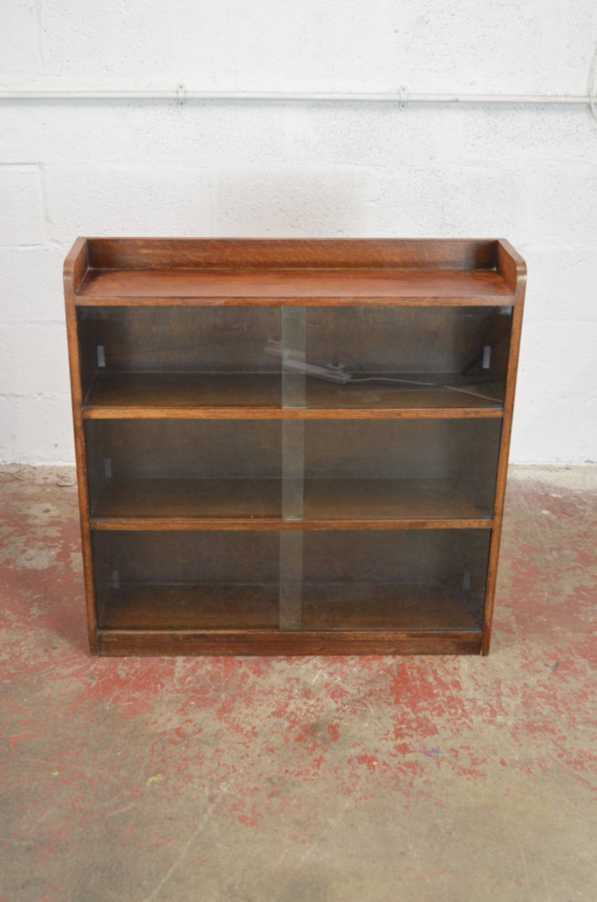 Vintage Mid Century Oak Bookcase/Cabinet