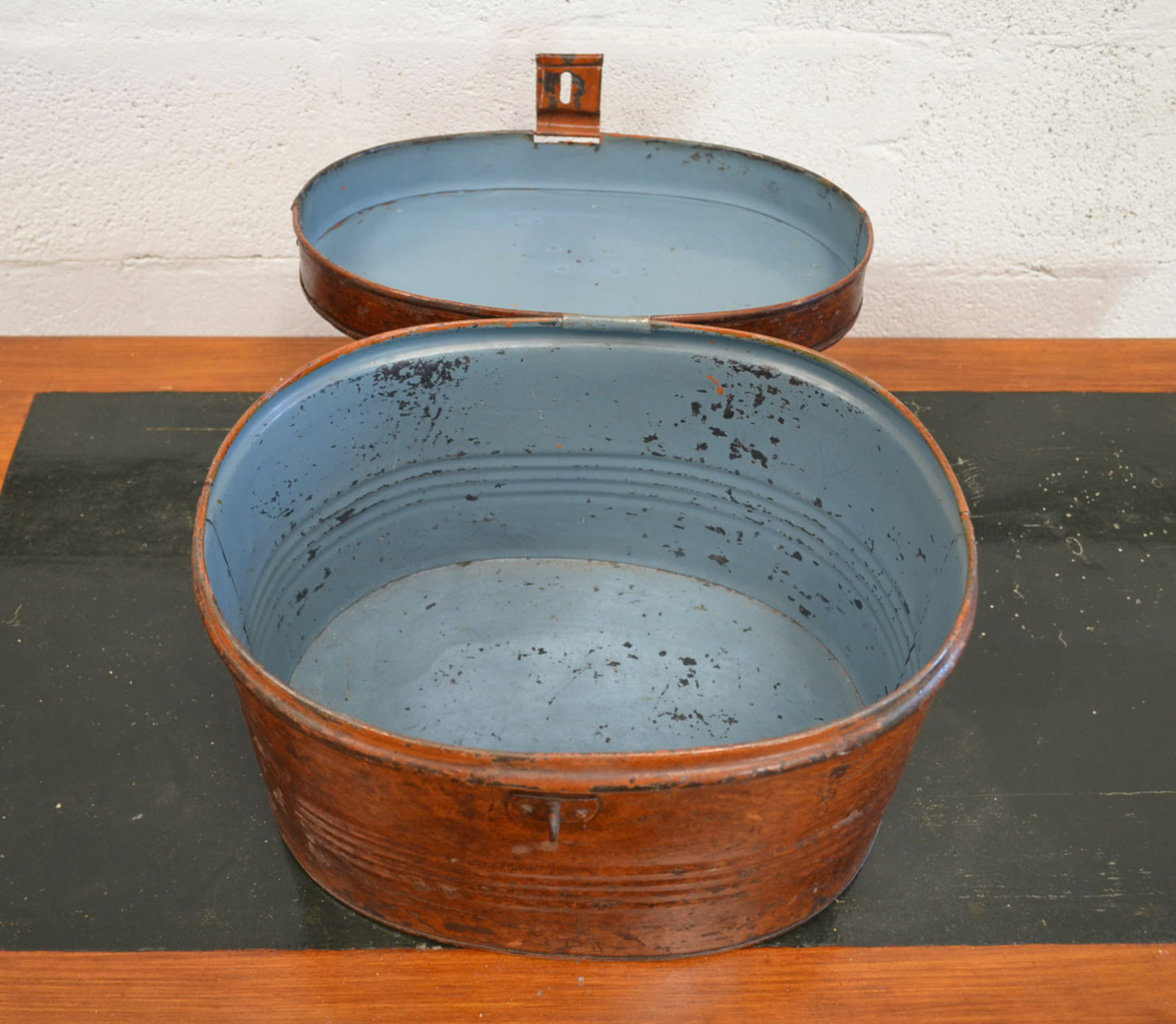 Early 20th Century Metal/Toleware Hat Box