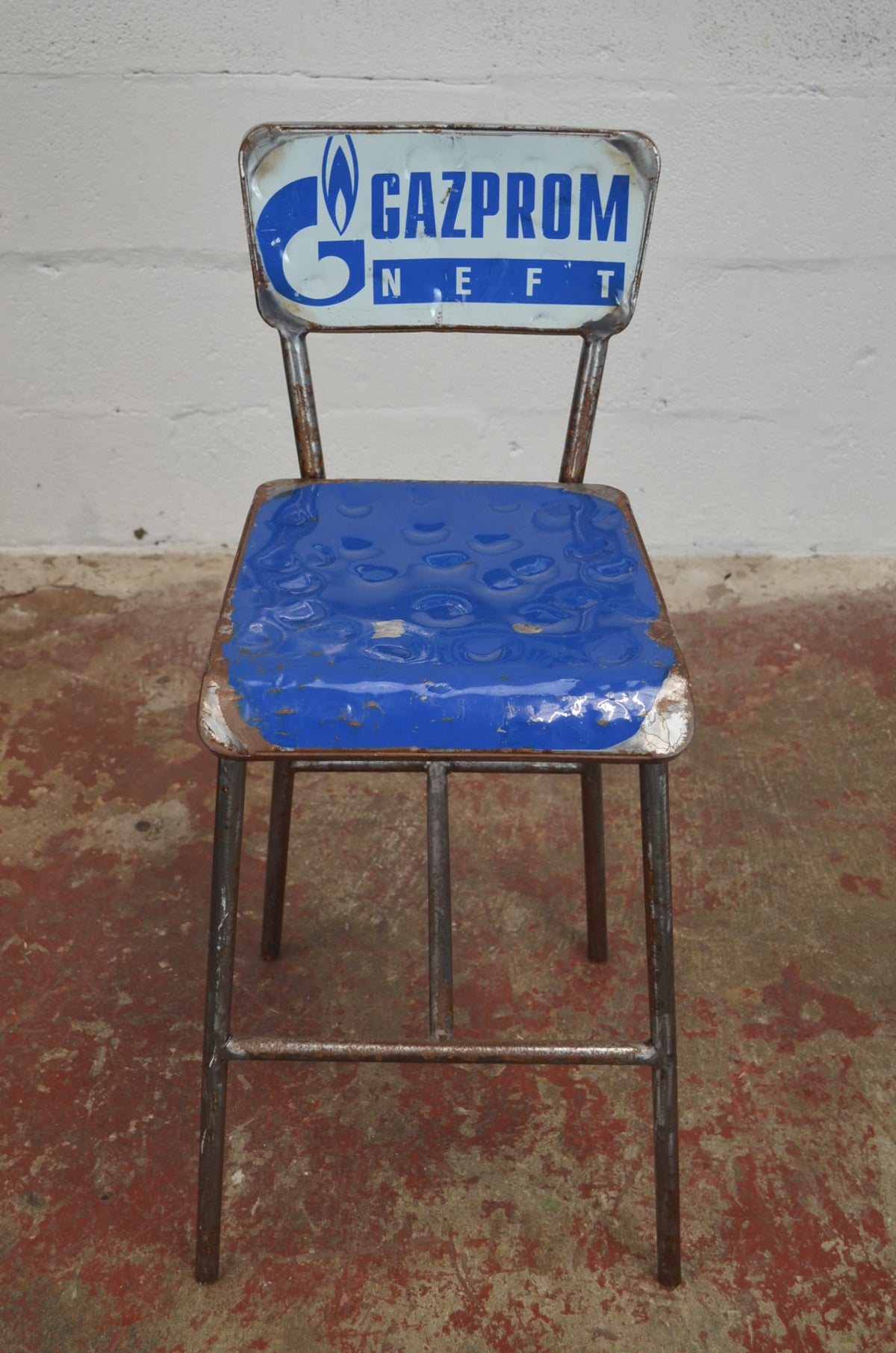 Vibrazioni Art Design ‘SECCO’ Bar Stool – Upcycled Industrial Masterpiece