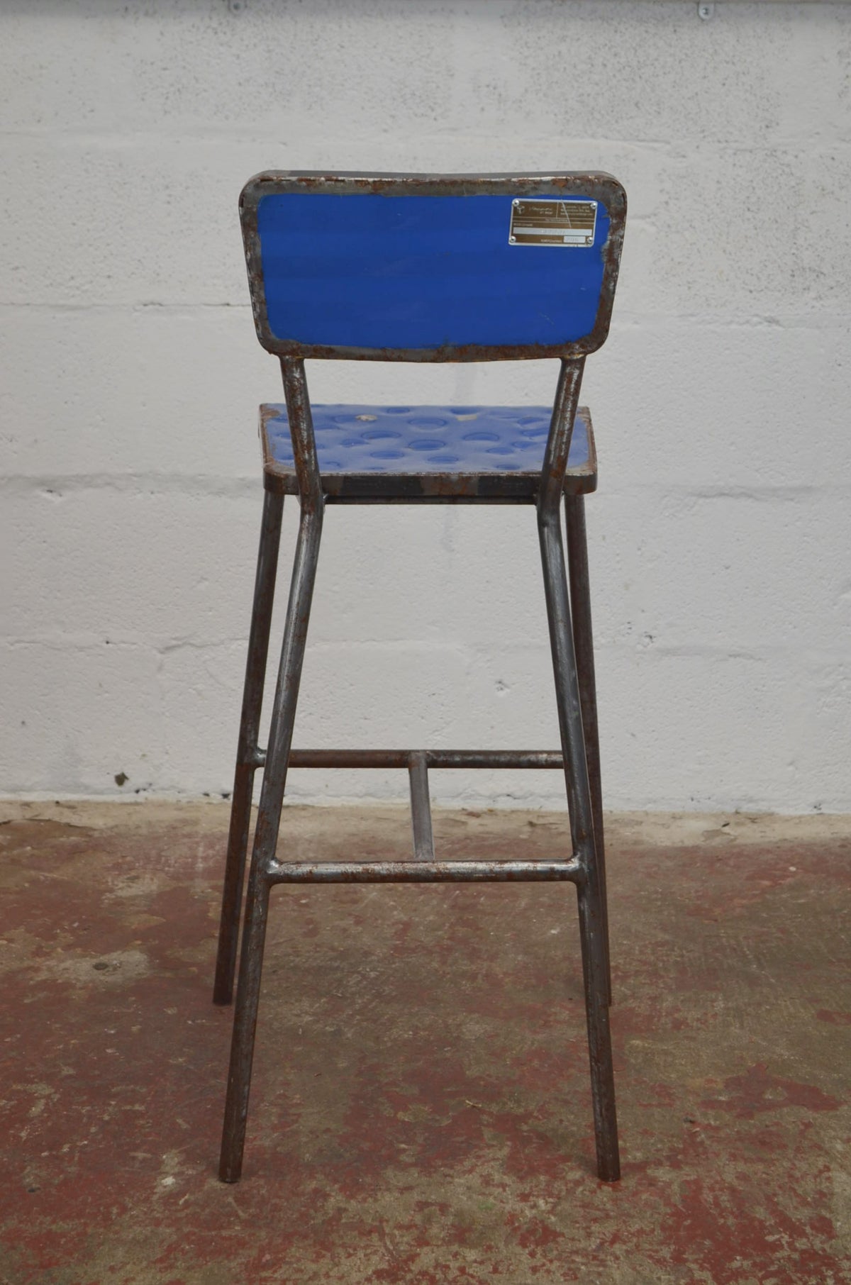 Vibrazioni Art Design ‘SECCO’ Bar Stool – Upcycled Industrial Masterpiece