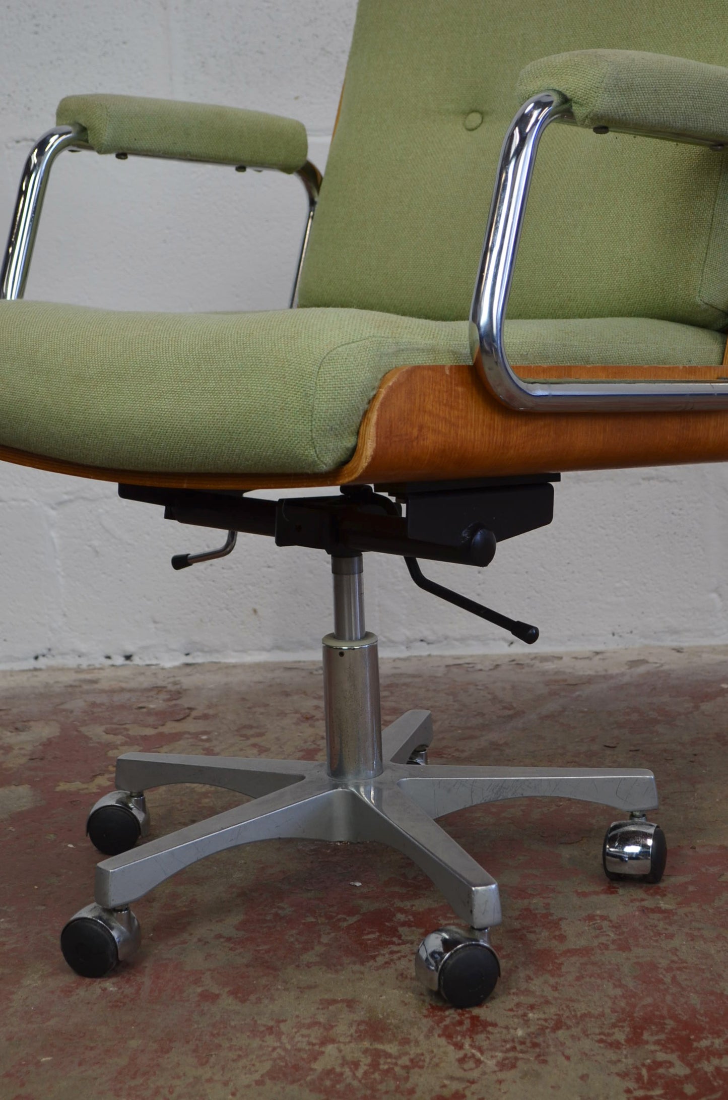 Vintage Giroflex Swivel Desk Chair
