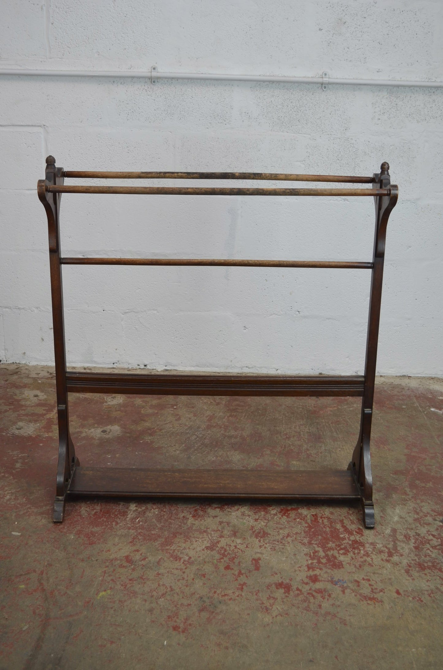 Edwardian Towel / Clothes Rail - Four Supports (large)