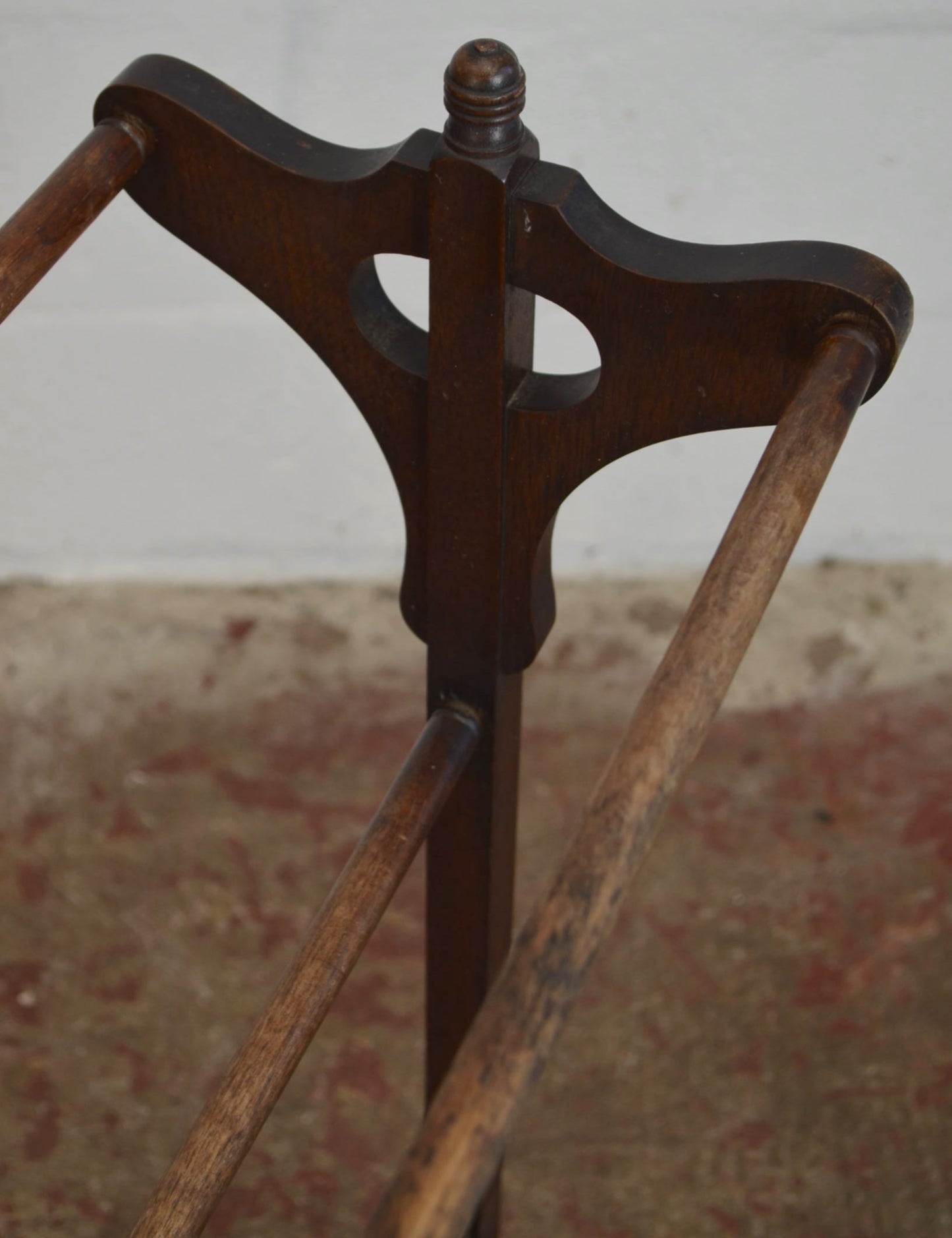 Edwardian Towel / Clothes Rail - Four Supports (large)