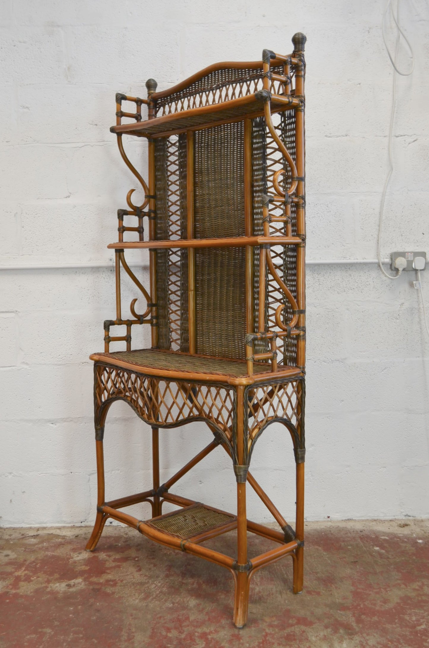 Vintage Bamboo Rattan Hallway/Stand/Etagère