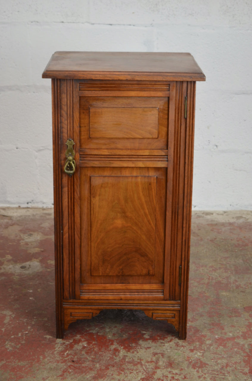 An Antique Oak Bedside Cabinet / Nightstand