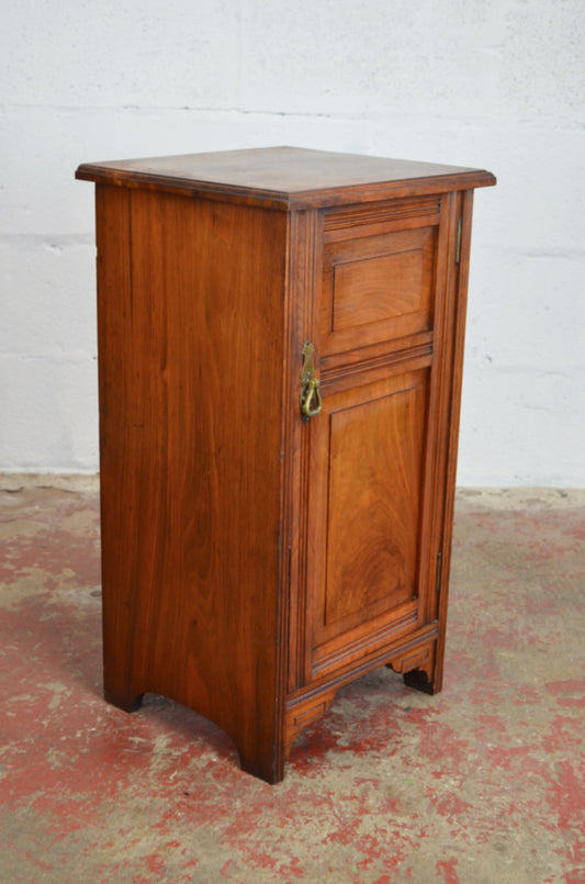 An Antique Oak Bedside Cabinet / Nightstand