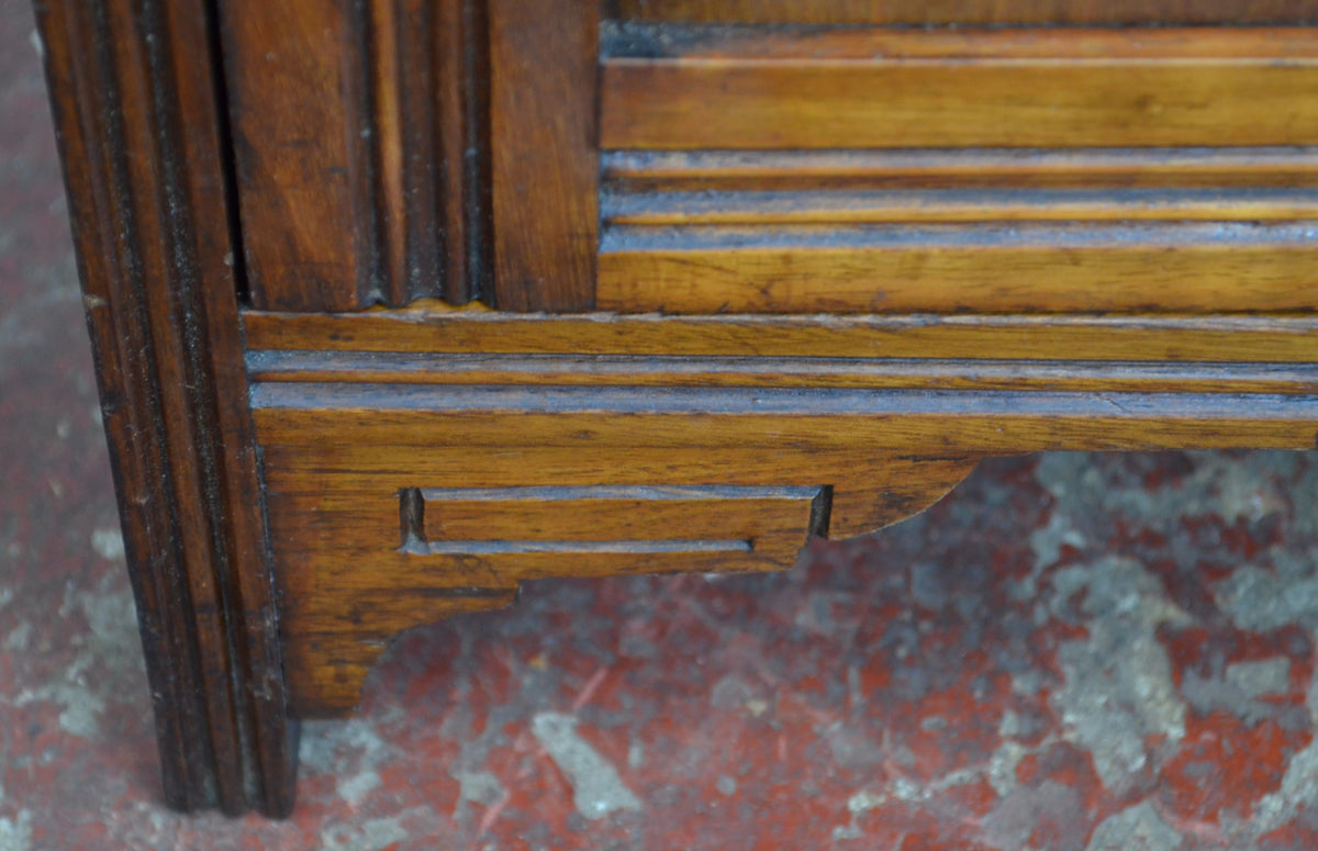An Antique Oak Bedside Cabinet / Nightstand
