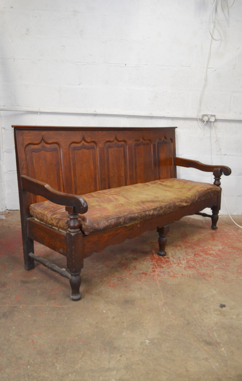 An 18TH Century Welsh Oak & Mahogany Crossbanded Settle