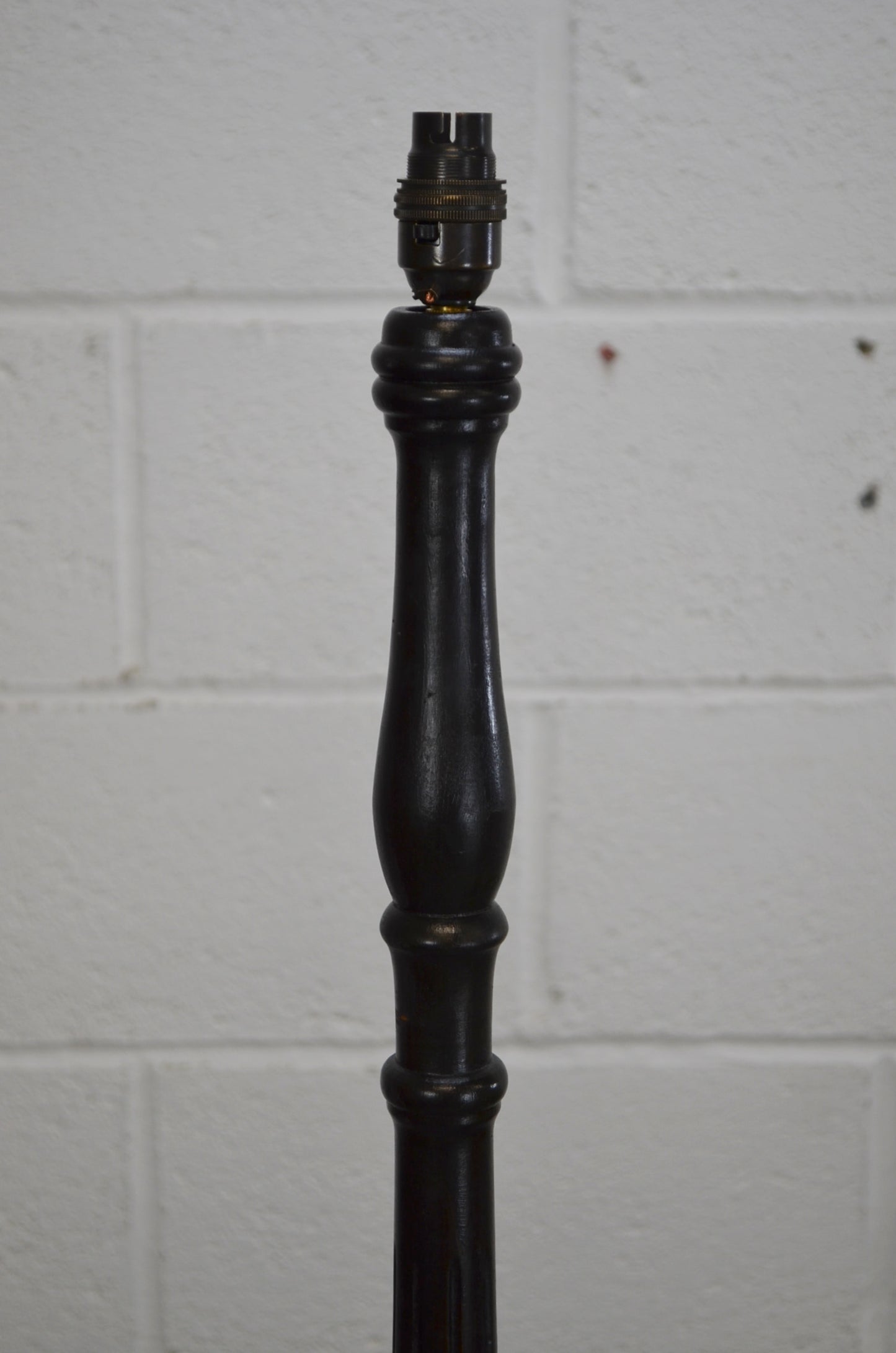 Vintage Ebonised Floor Lamp (A2)