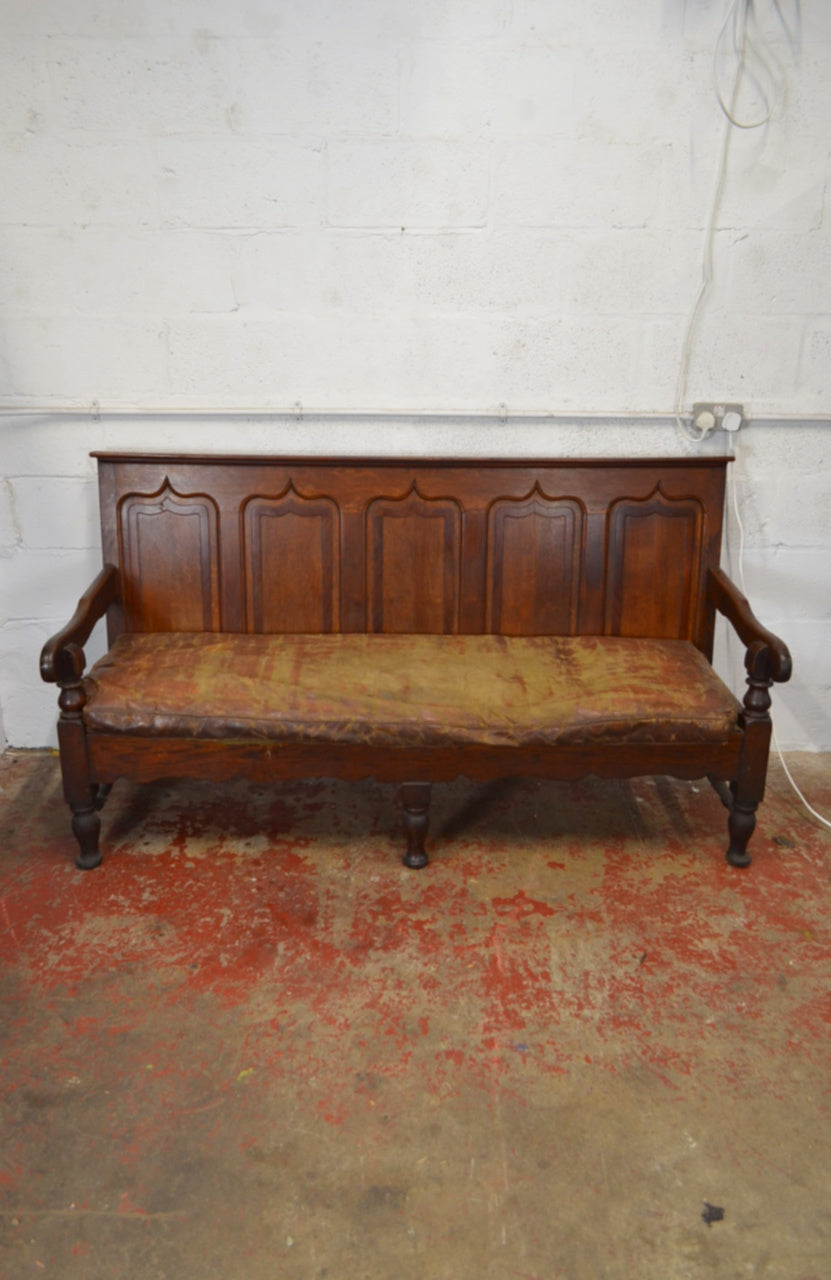 An 18TH Century Welsh Oak & Mahogany Crossbanded Settle