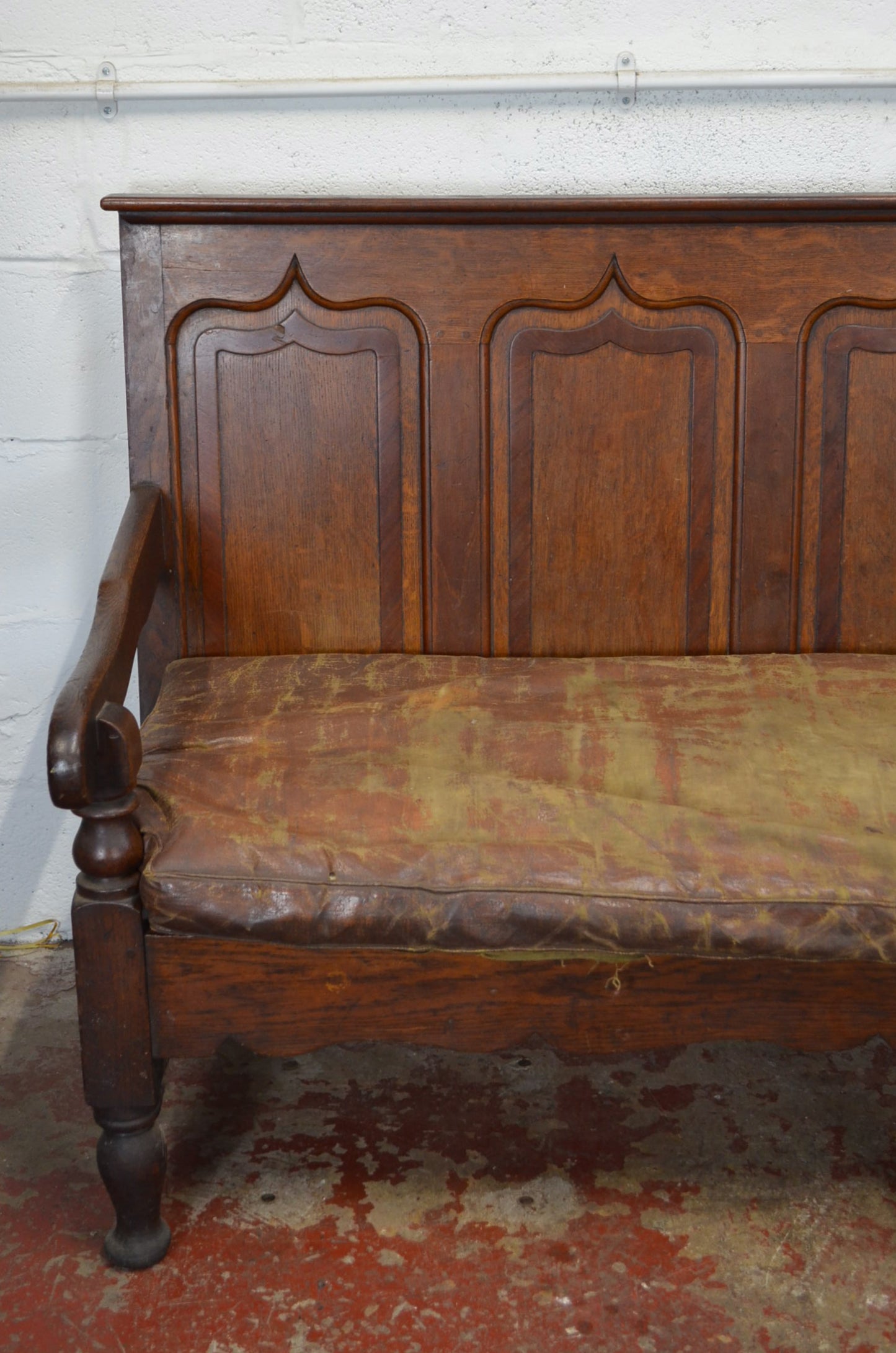 An 18TH Century Welsh Oak & Mahogany Crossbanded Settle