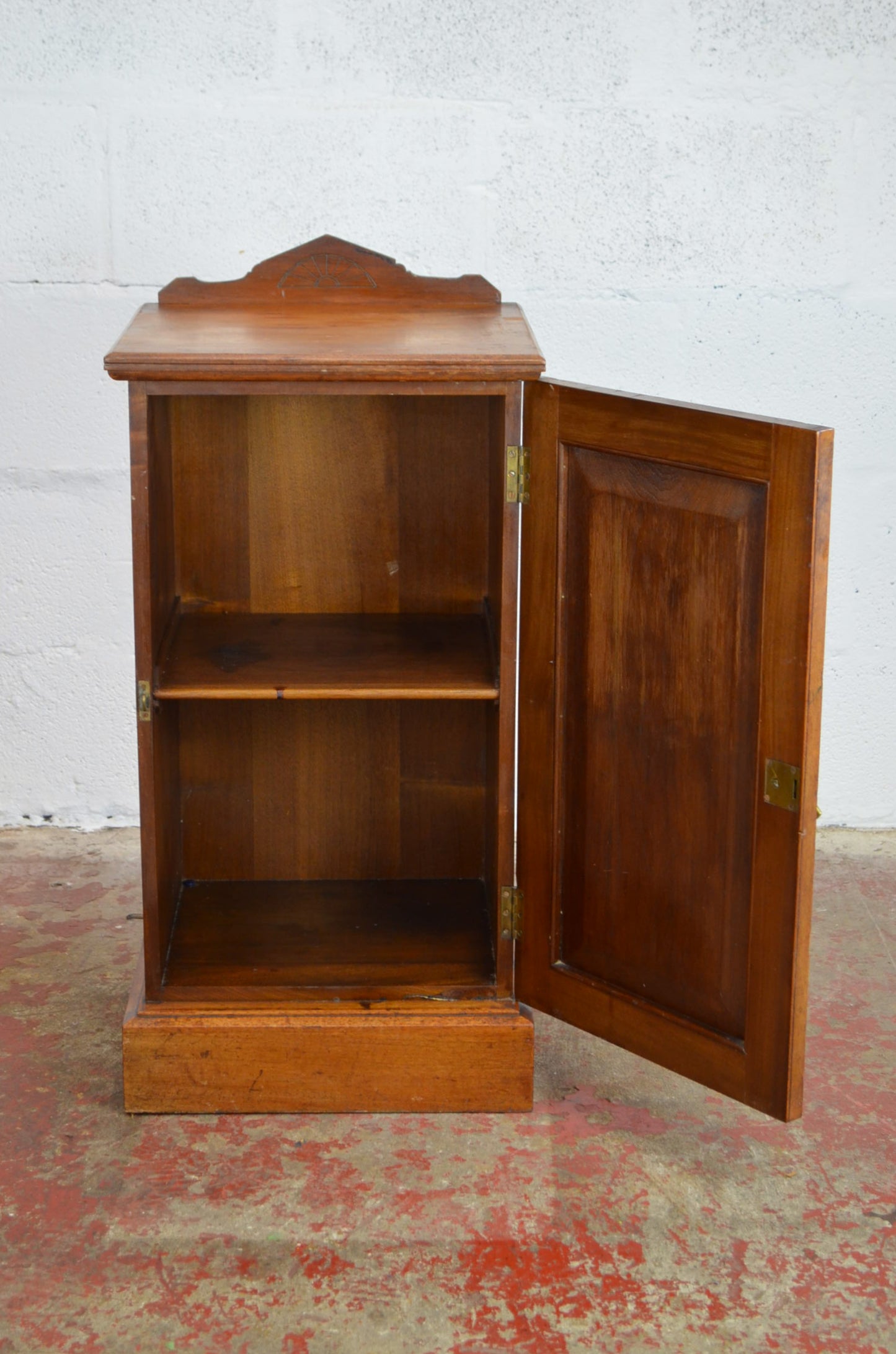 An Antique Oak Bedside Cabinet / Nightstand
