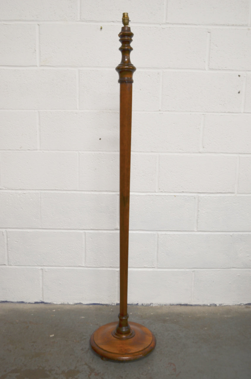 Vintage Floor Lamp (d1)