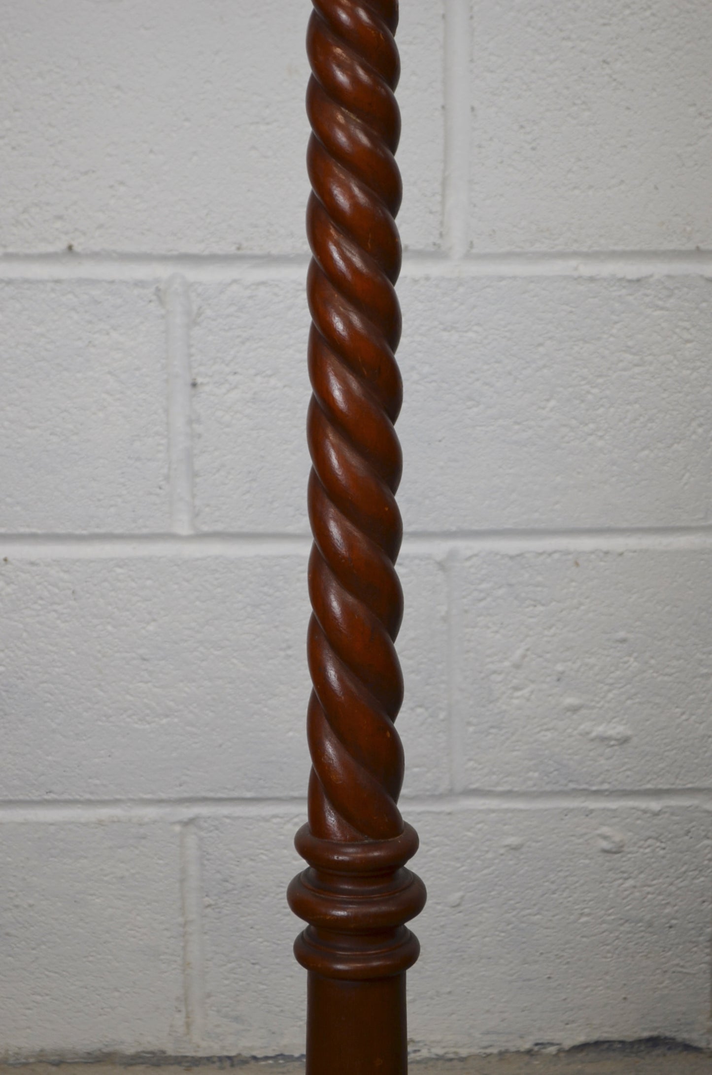 Vintage Barley Twist Floor Lamp (n2)