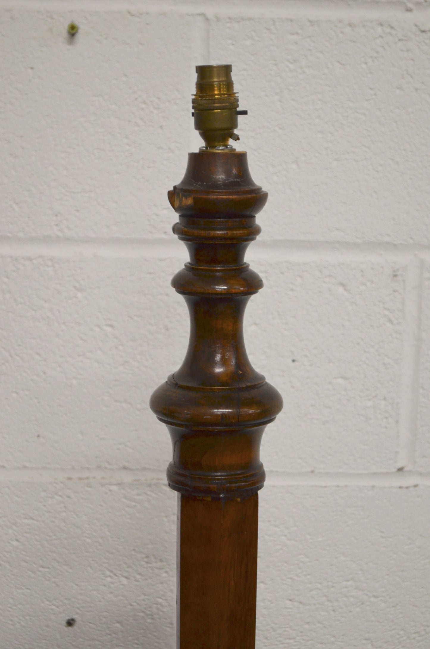 Vintage Floor Lamp (d1)