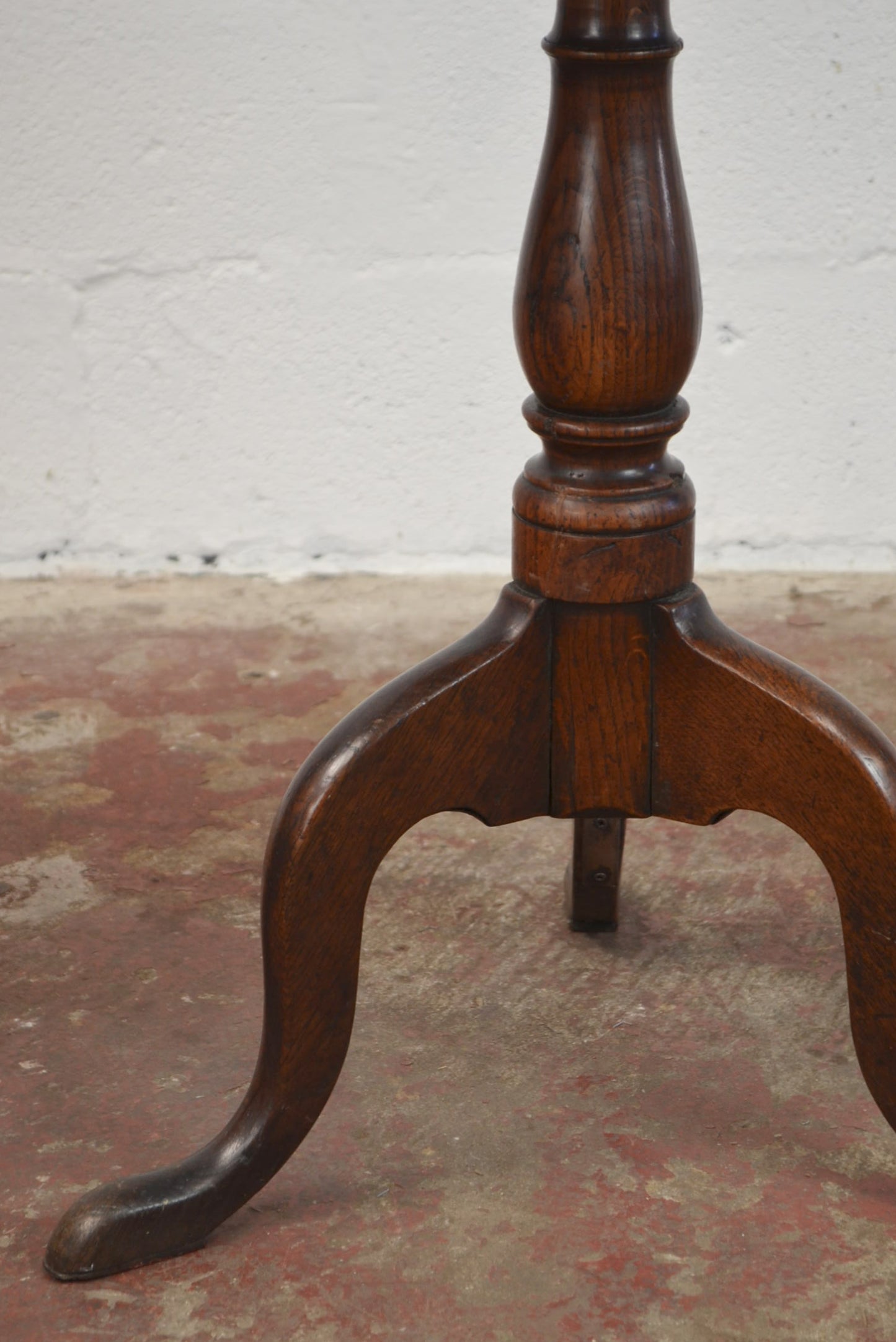 An Antique Victorian Oak Tripod Side/Wine Table