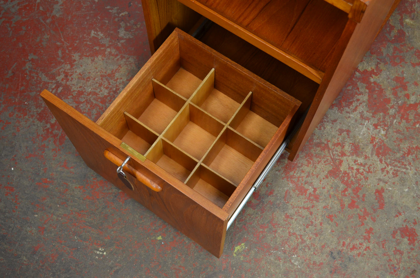 Vintage Mid Century Teak Wood Drinks Trolley