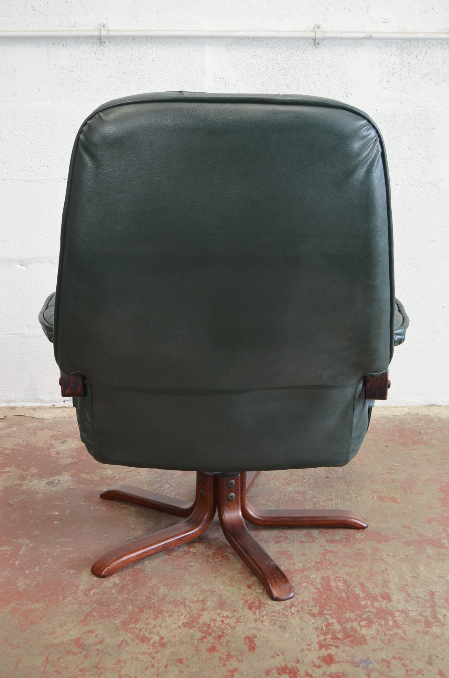 Retro 20th Century Leather Swivel Chair