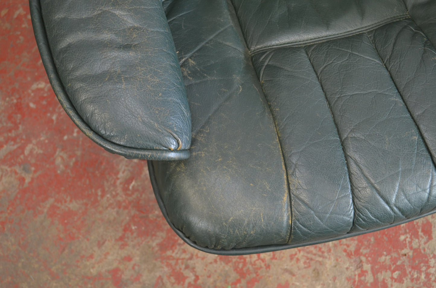 Retro 20th Century Leather Swivel Chair
