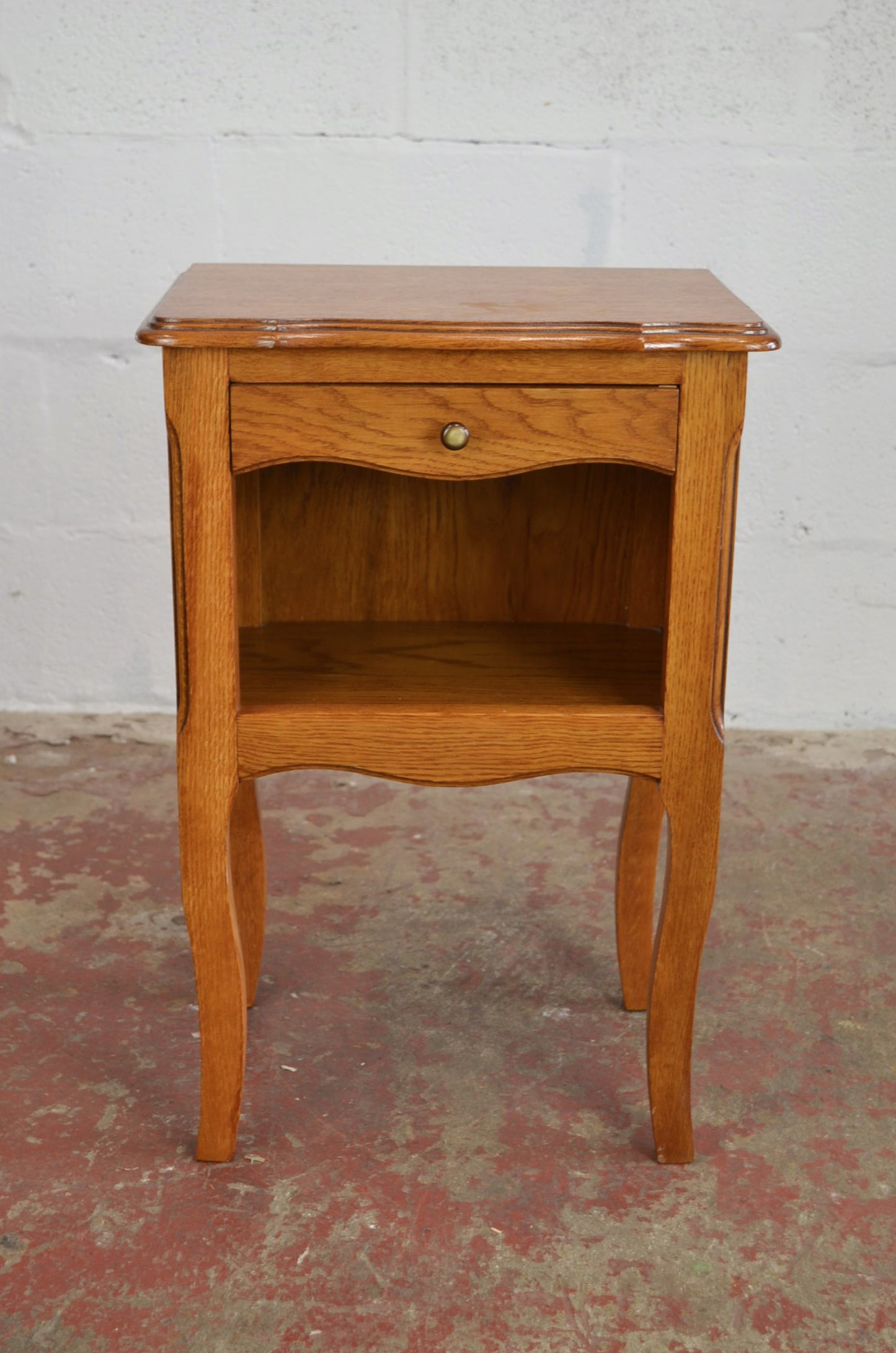 A Pair Of French Vintage 20th Century Oak Bedside Tables / Cabinets