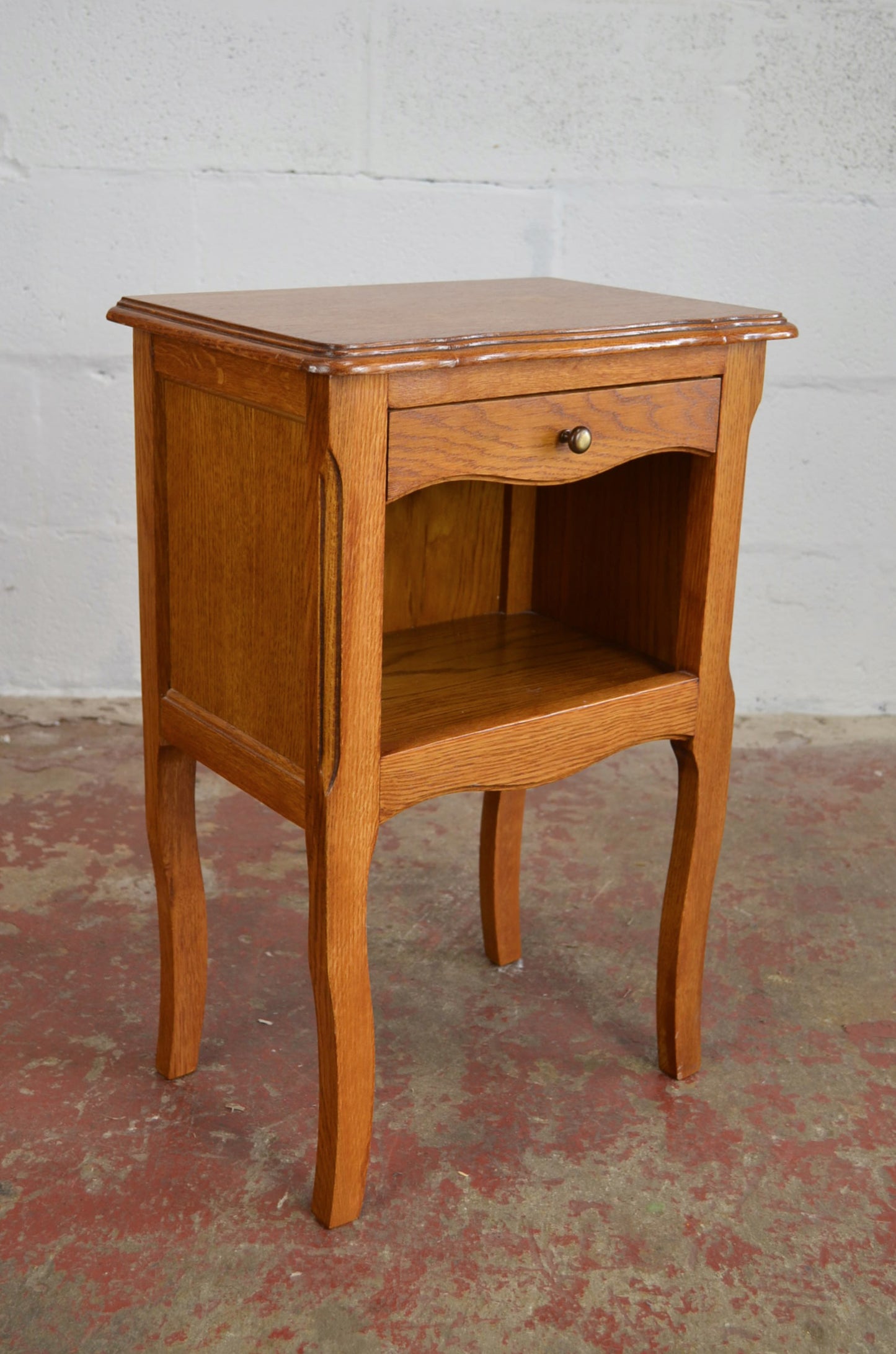 A Pair Of French Vintage 20th Century Oak Bedside Tables / Cabinets