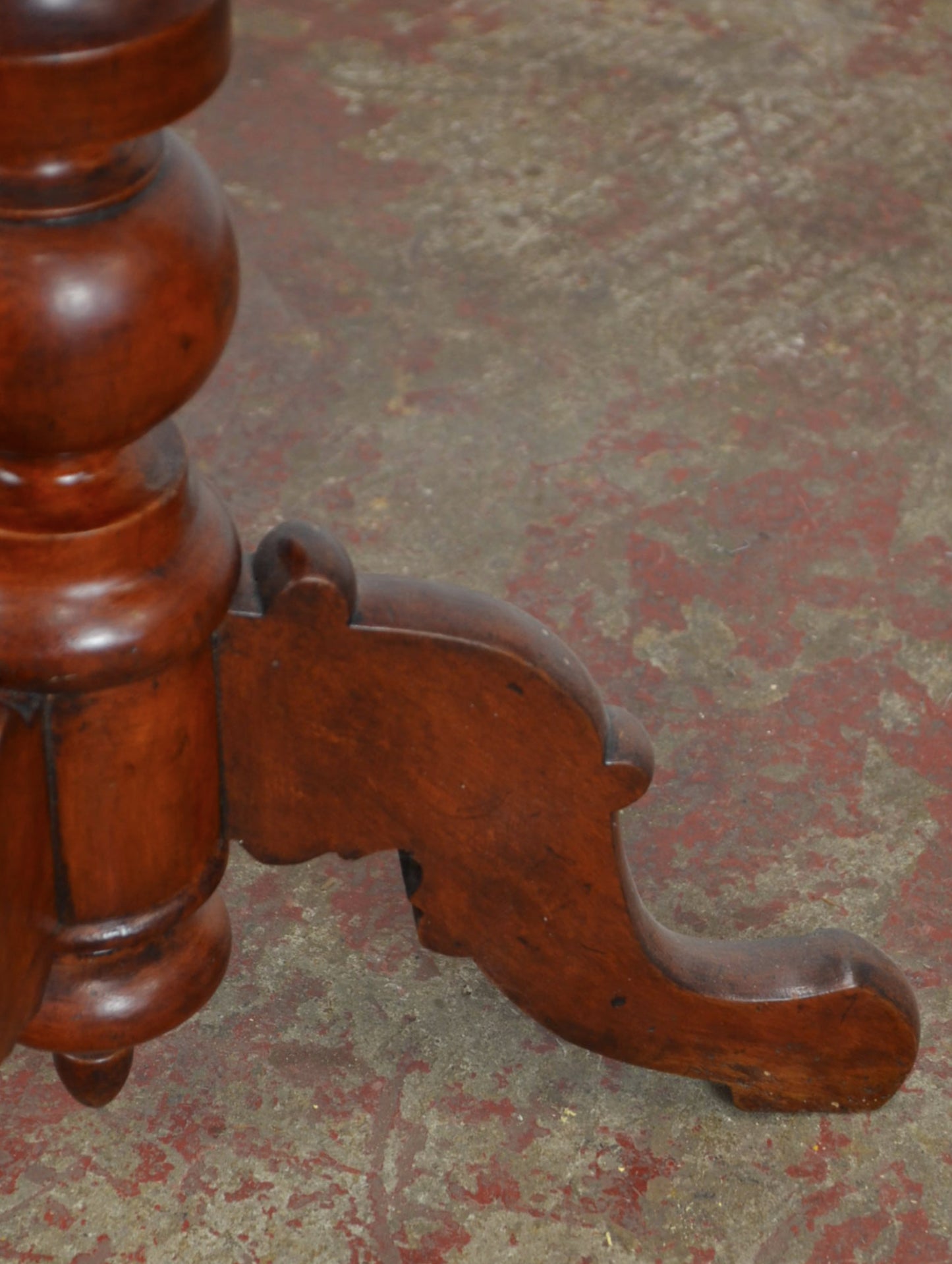A Victorian Mahogany Tripod Side/Wine Table