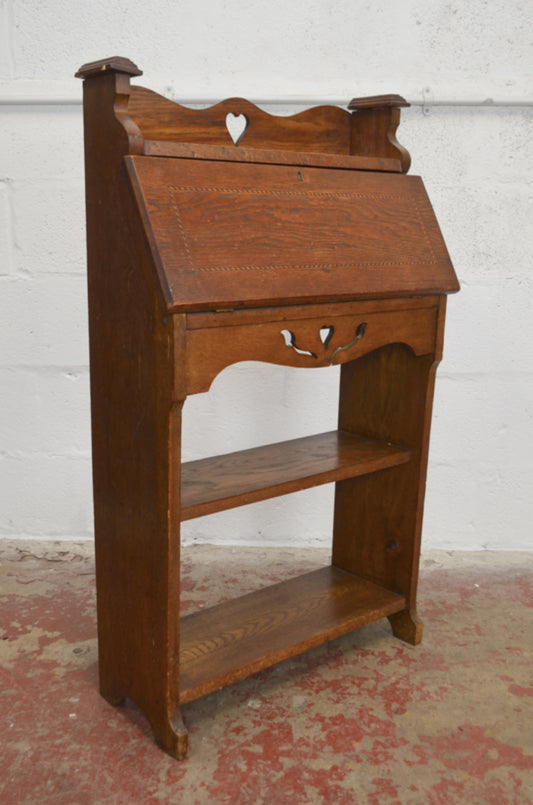 Arts & Crafts 20th Century Oak Bureau